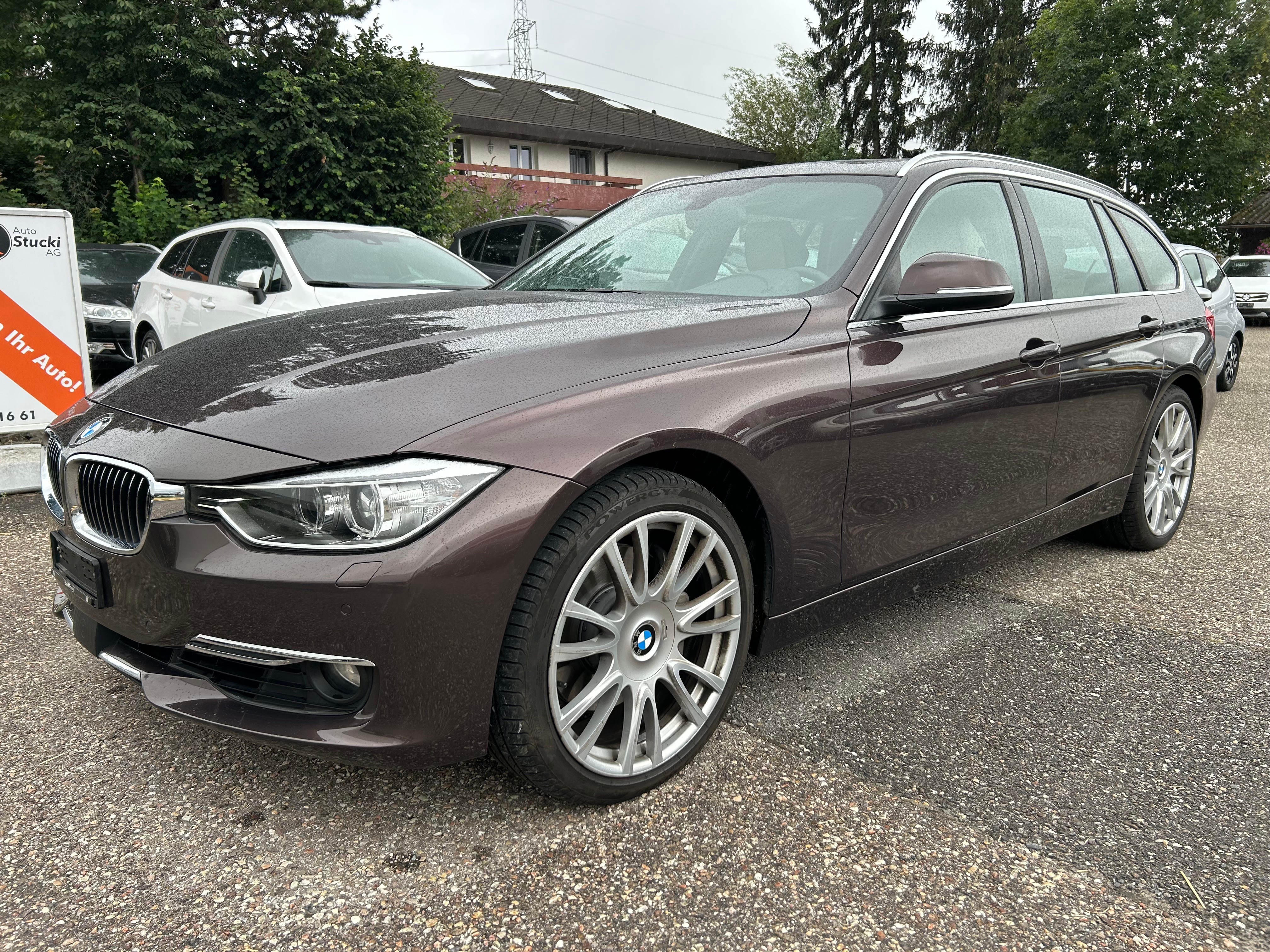 BMW 335i xDrive Touring Luxury Line Steptronic