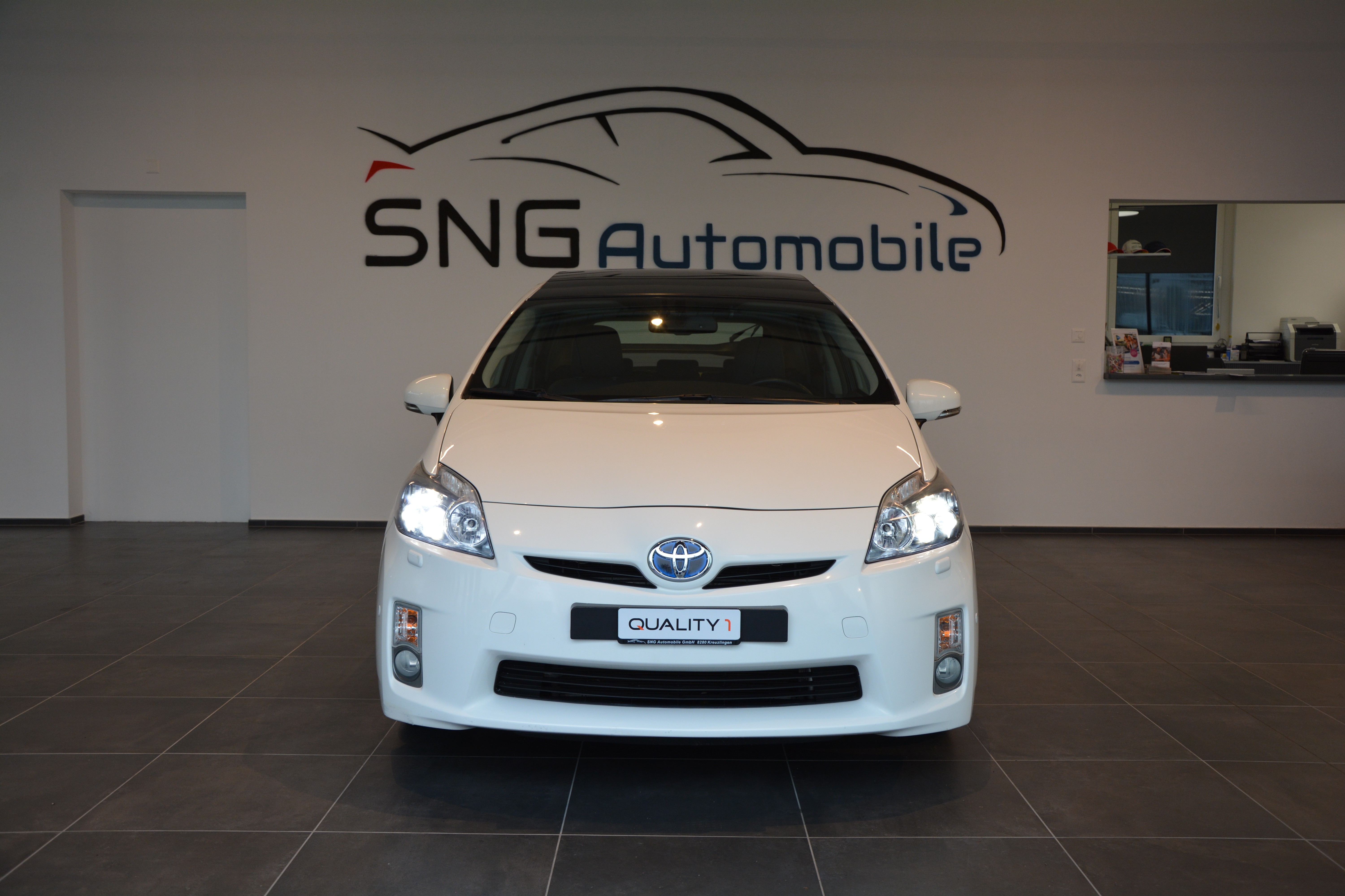 TOYOTA Prius 1.8 16V HSD Sol Premium