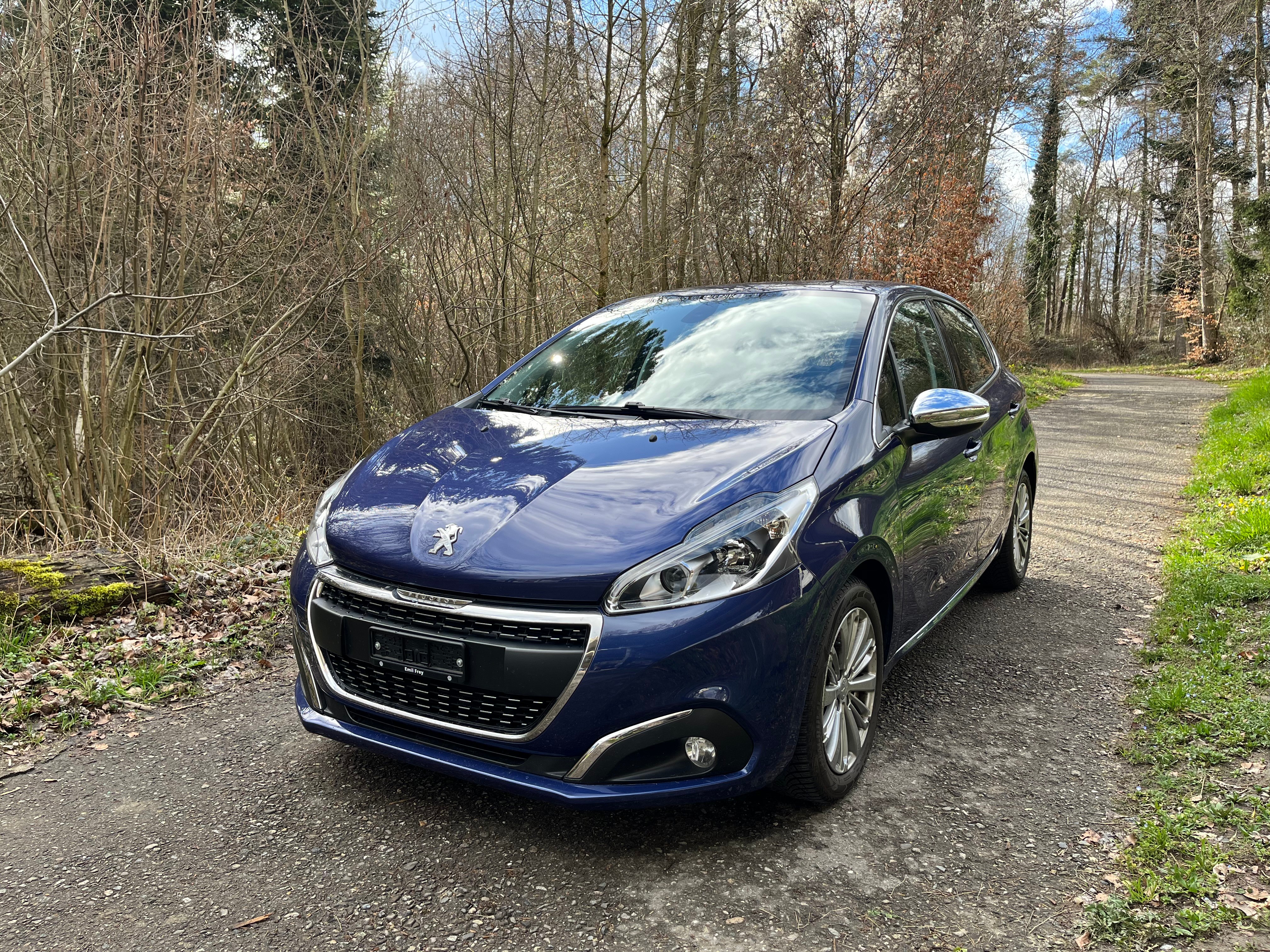 PEUGEOT 208 1.2 PureTech Allure EAT6