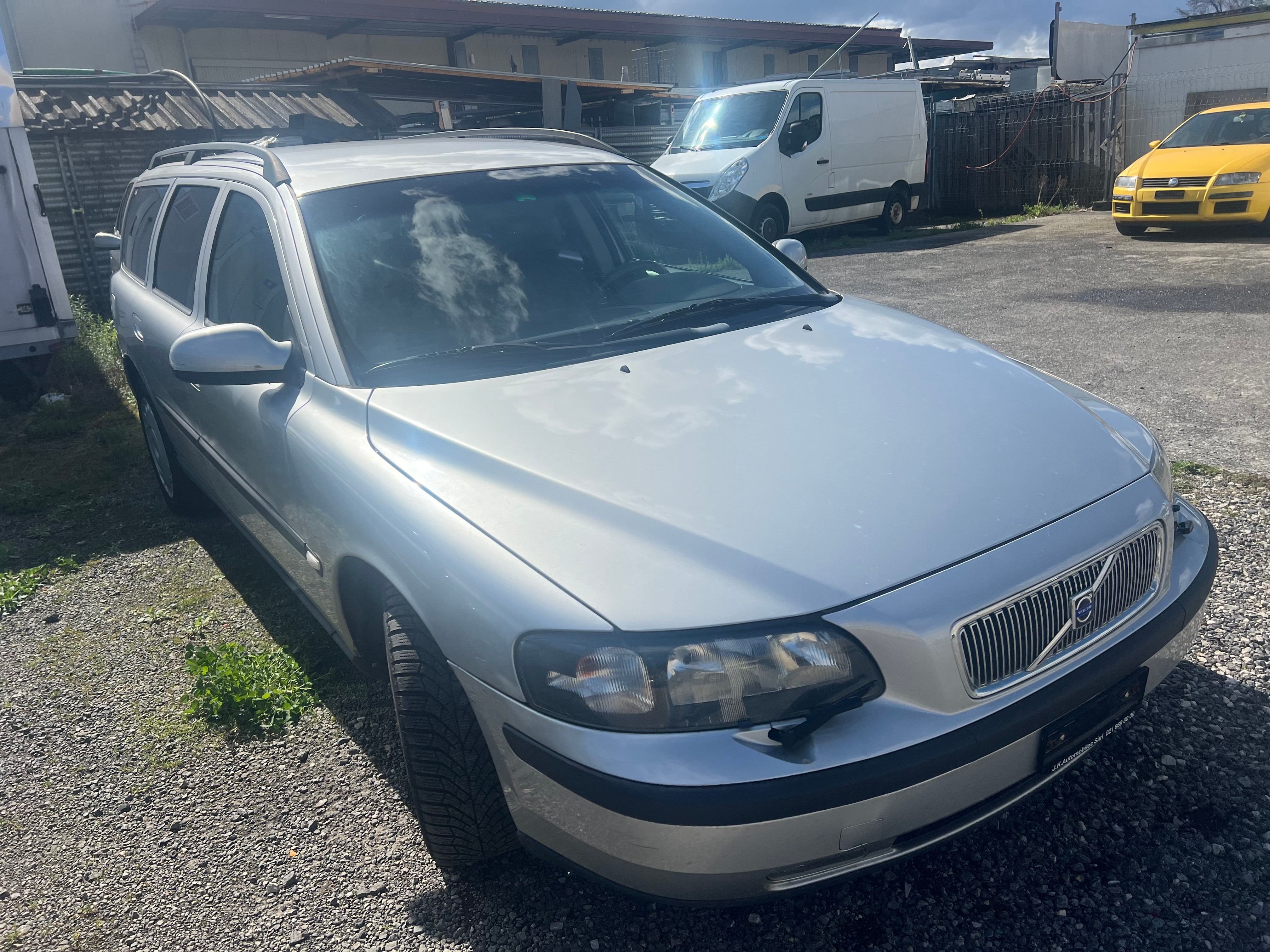 VOLVO V70 D5