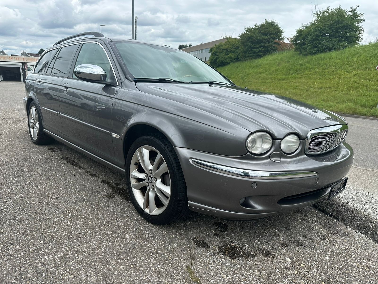 JAGUAR X-Type Estate 2.5 V6 Traction4 Sov. Anniv. Pack Autom.