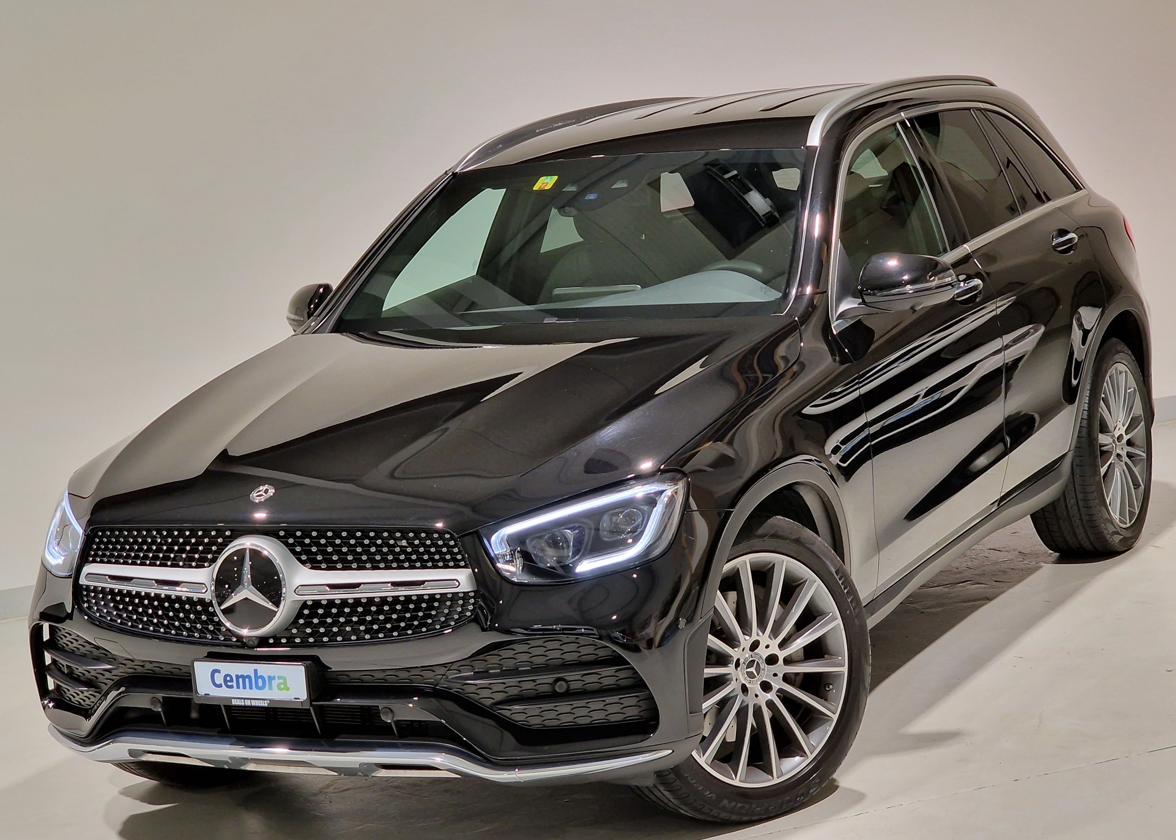 MERCEDES-BENZ GLC 300 AMG Line 4Matic 9G-Tronic