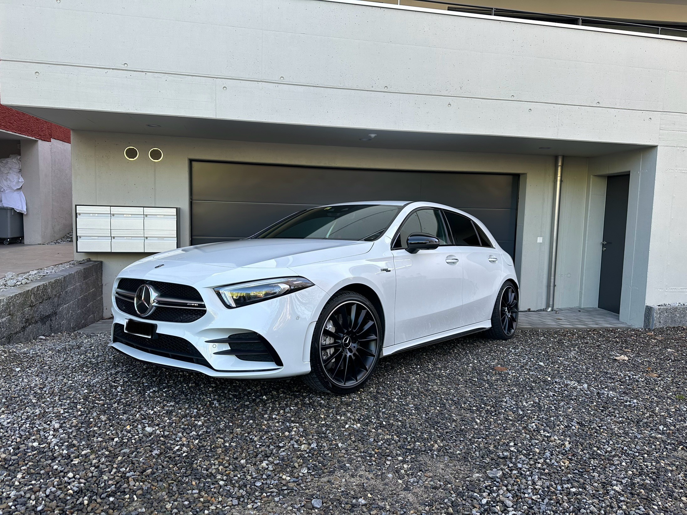 MERCEDES-BENZ A 35 AMG 4Matic Speedshift