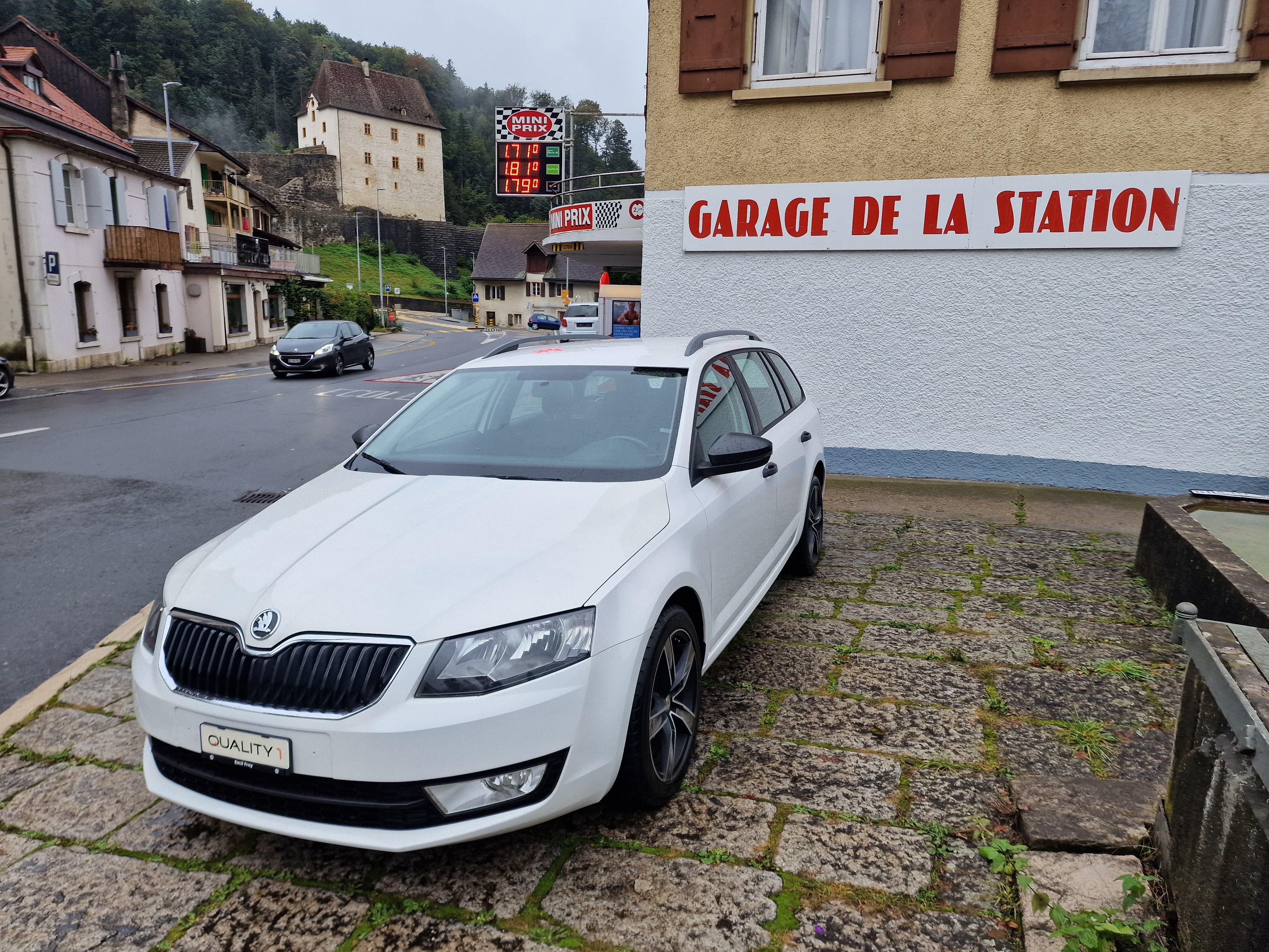 SKODA Octavia Combi 1.6 TDI Active