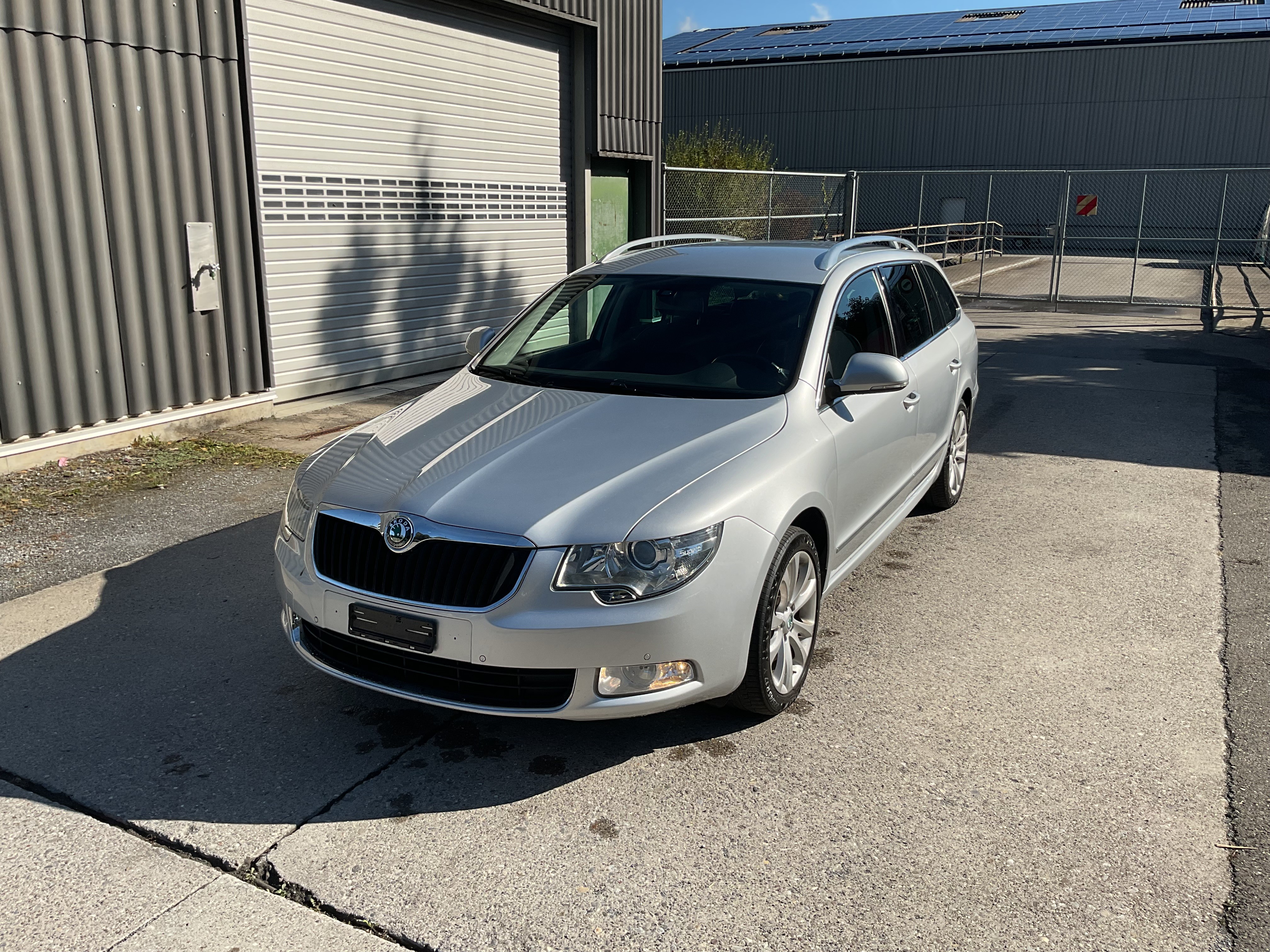 SKODA Superb Combi 2.0 TDi Elegance DSG