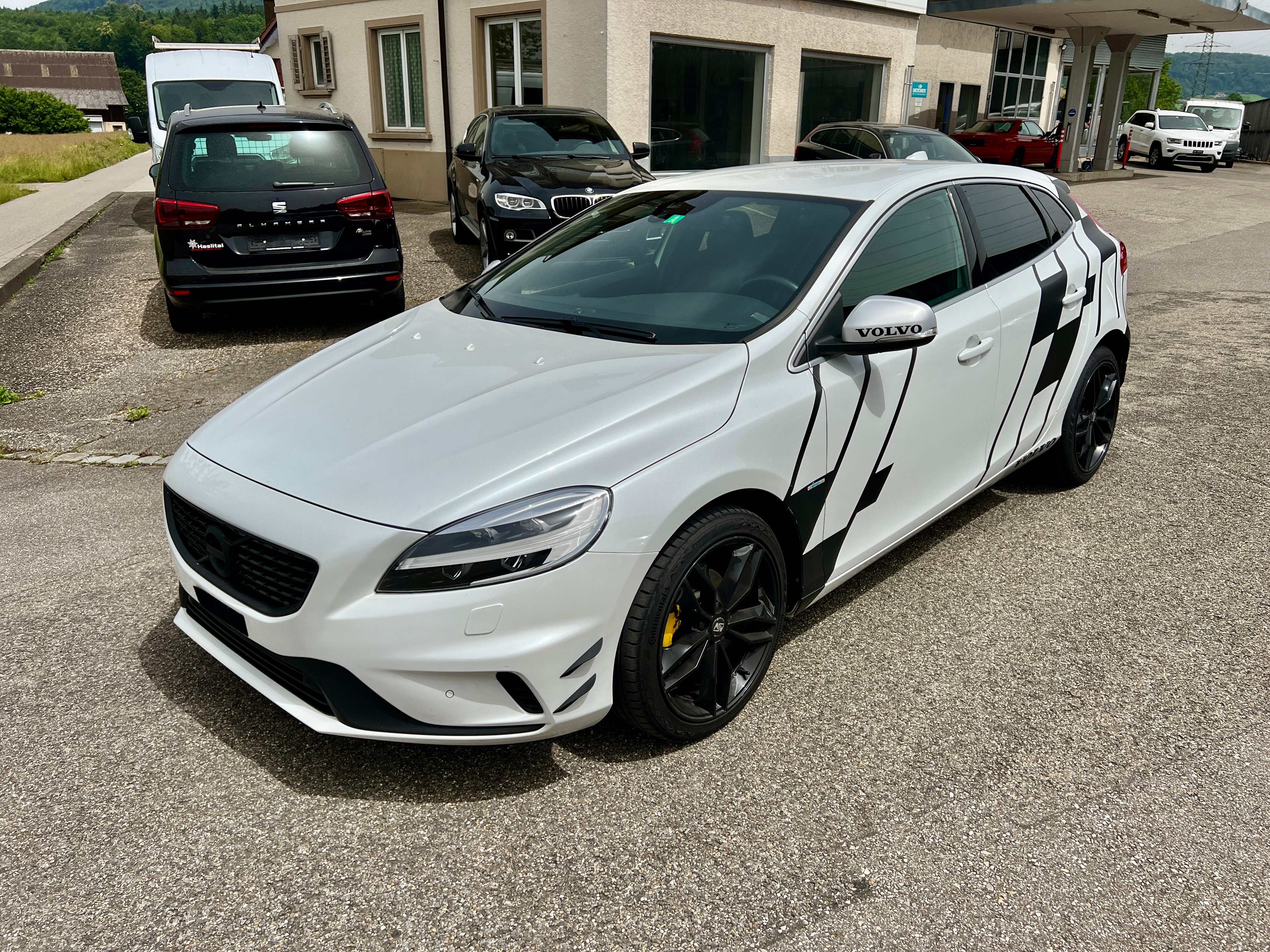 VOLVO V40 D2 Momentum R-Design