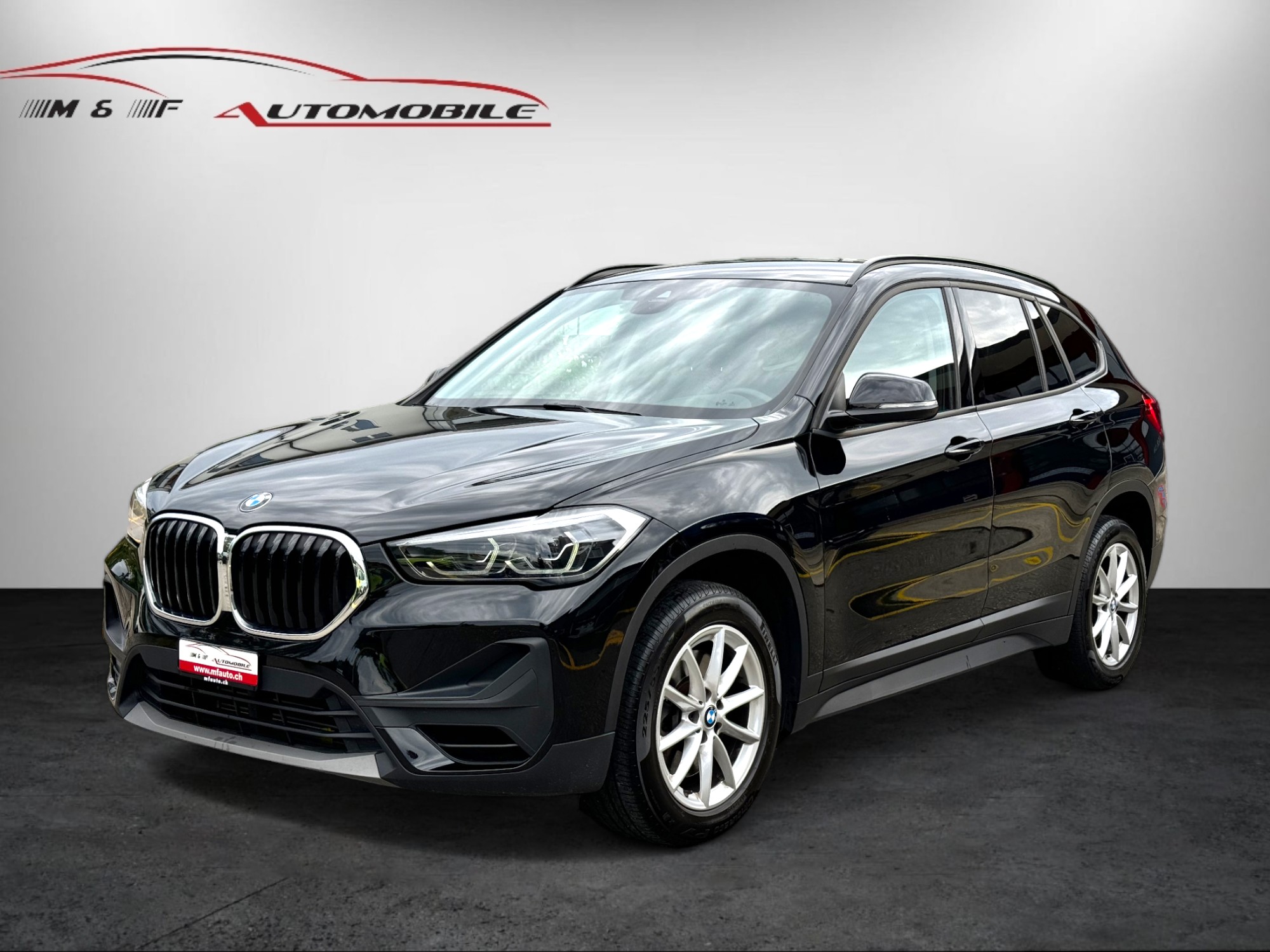 BMW X1 20i xDrive CH FAHRZEUG AUS 1. HAND