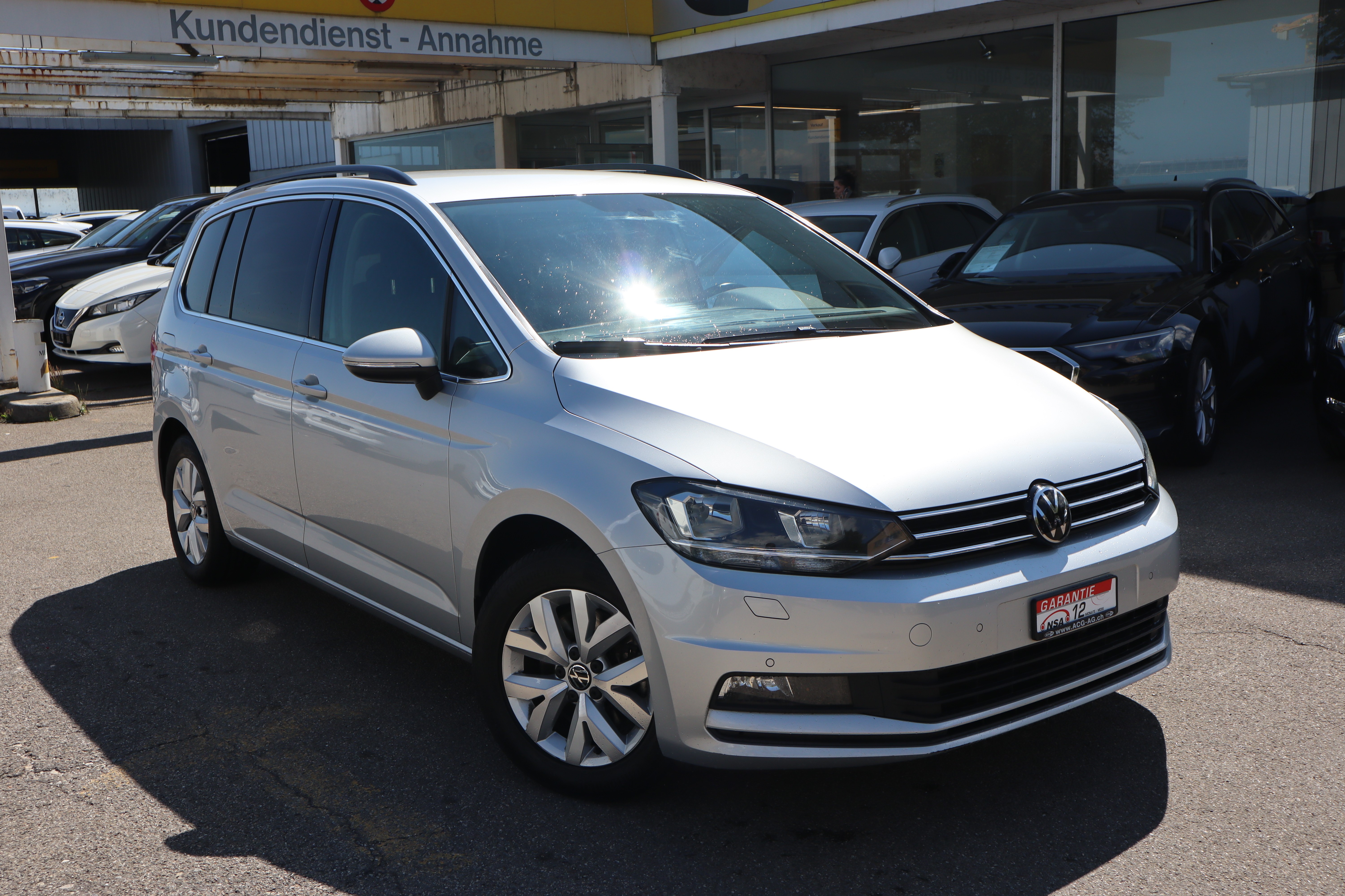 VW Touran 2.0 TDI BlueMotion Technol Comfortline DSG ** Gr-Navigation ** Sitzheizung ** PDC V+H ** Ab Service **