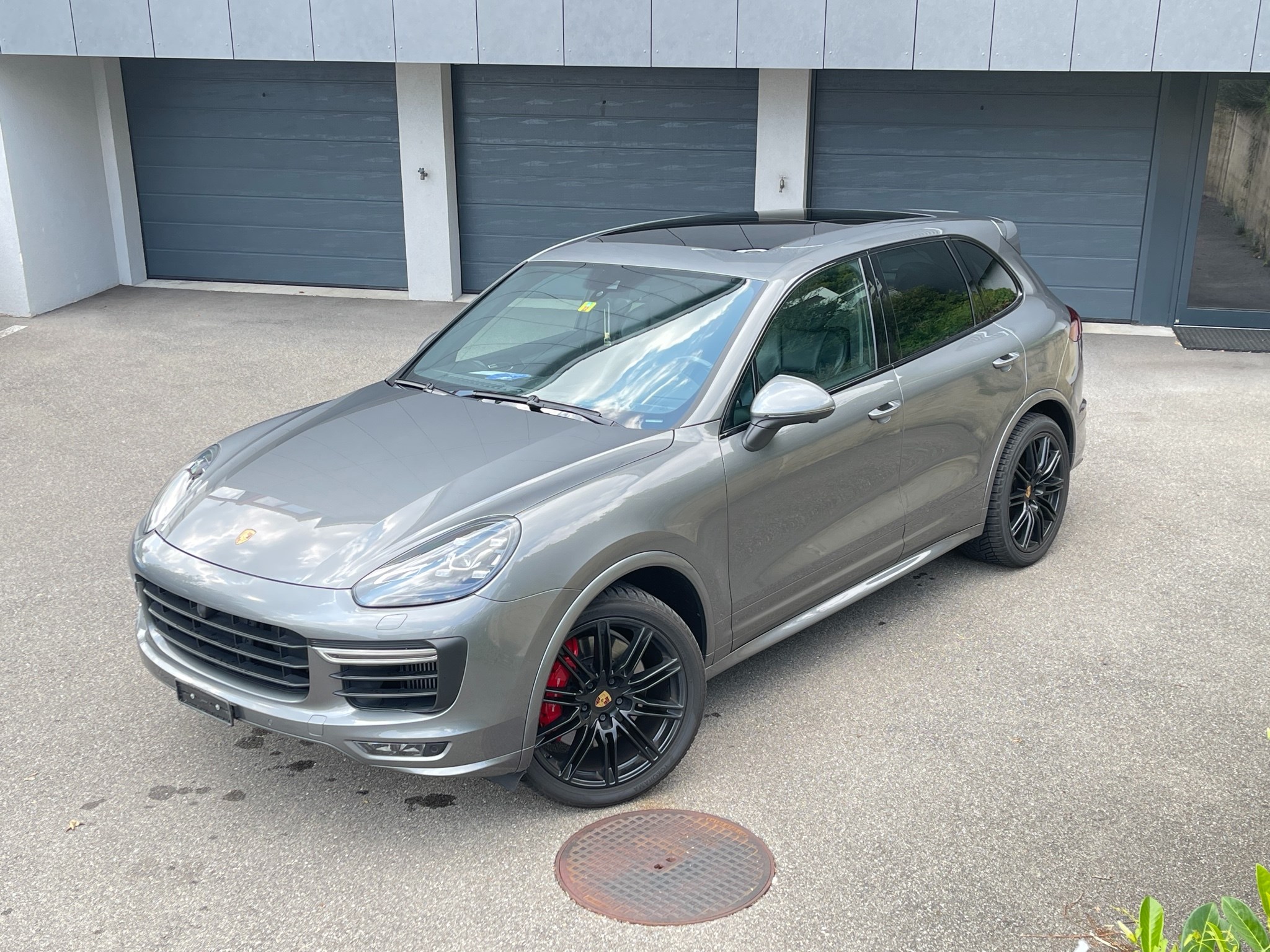 PORSCHE Cayenne GTS