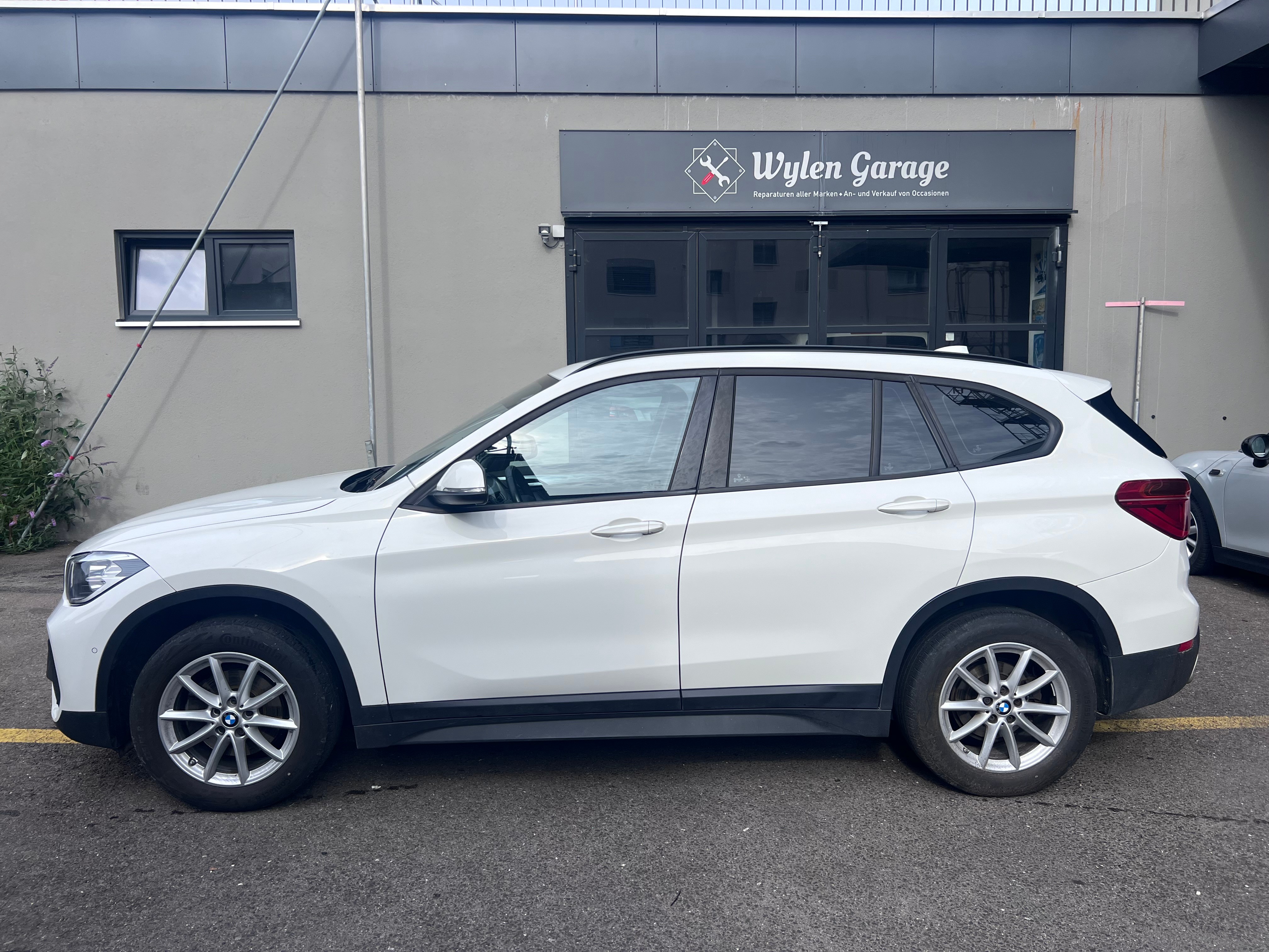 BMW X1 xDrive 18d Essential Edition Steptronic