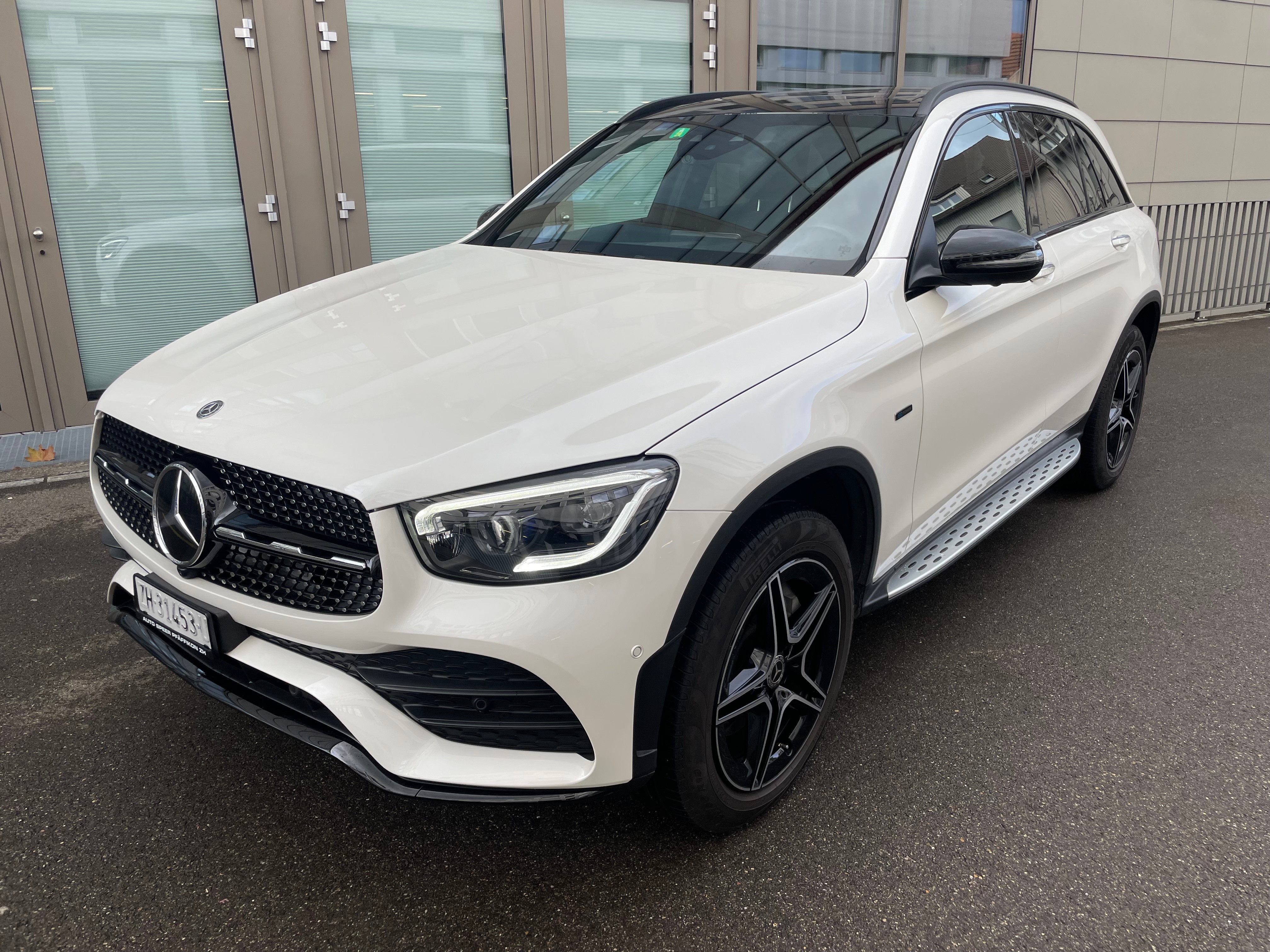 MERCEDES-BENZ GLC 300 e AMG Line 4Matic 9G-Tronic