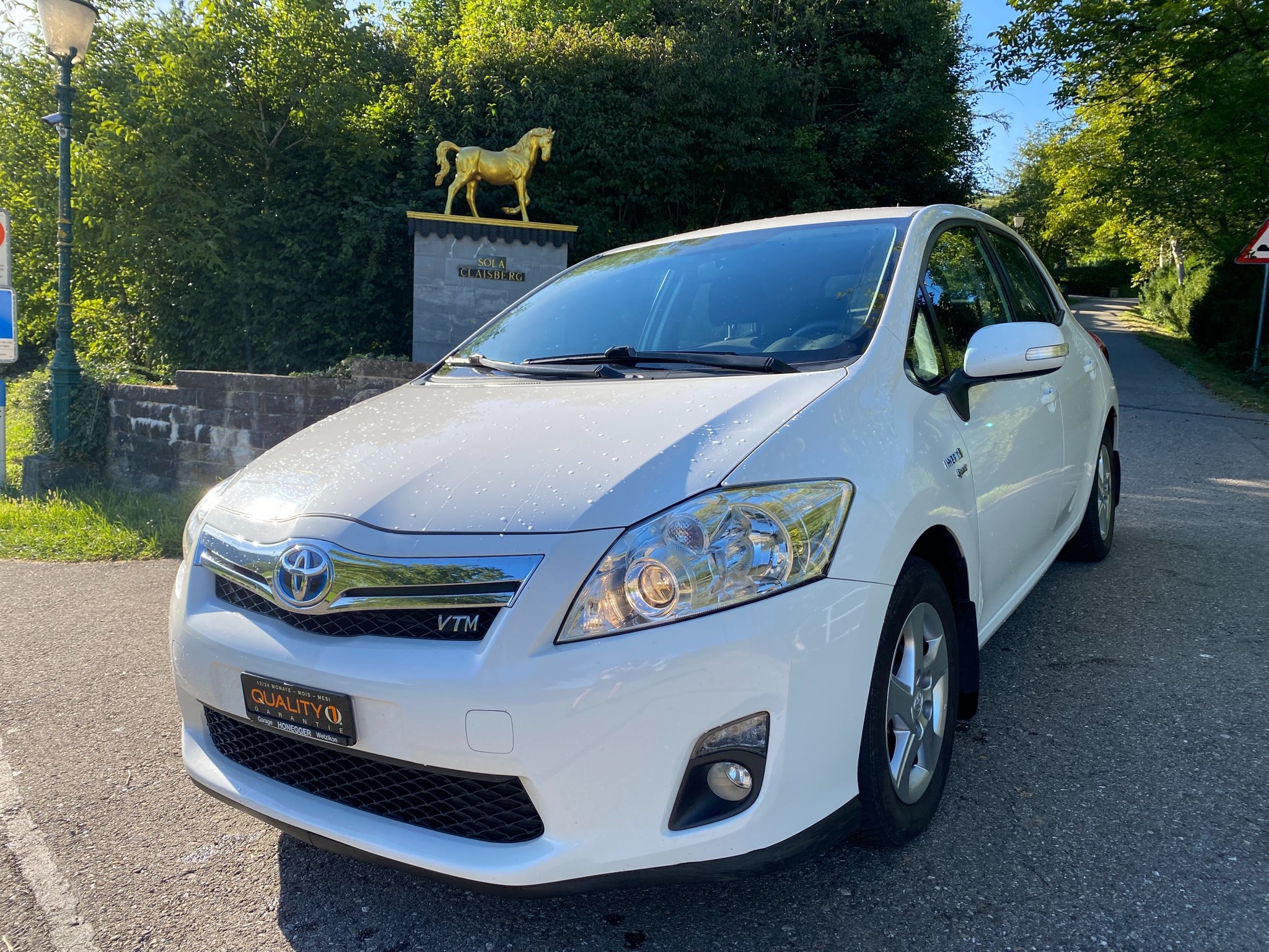 TOYOTA Auris 1.8 16V HSD Linea Luna