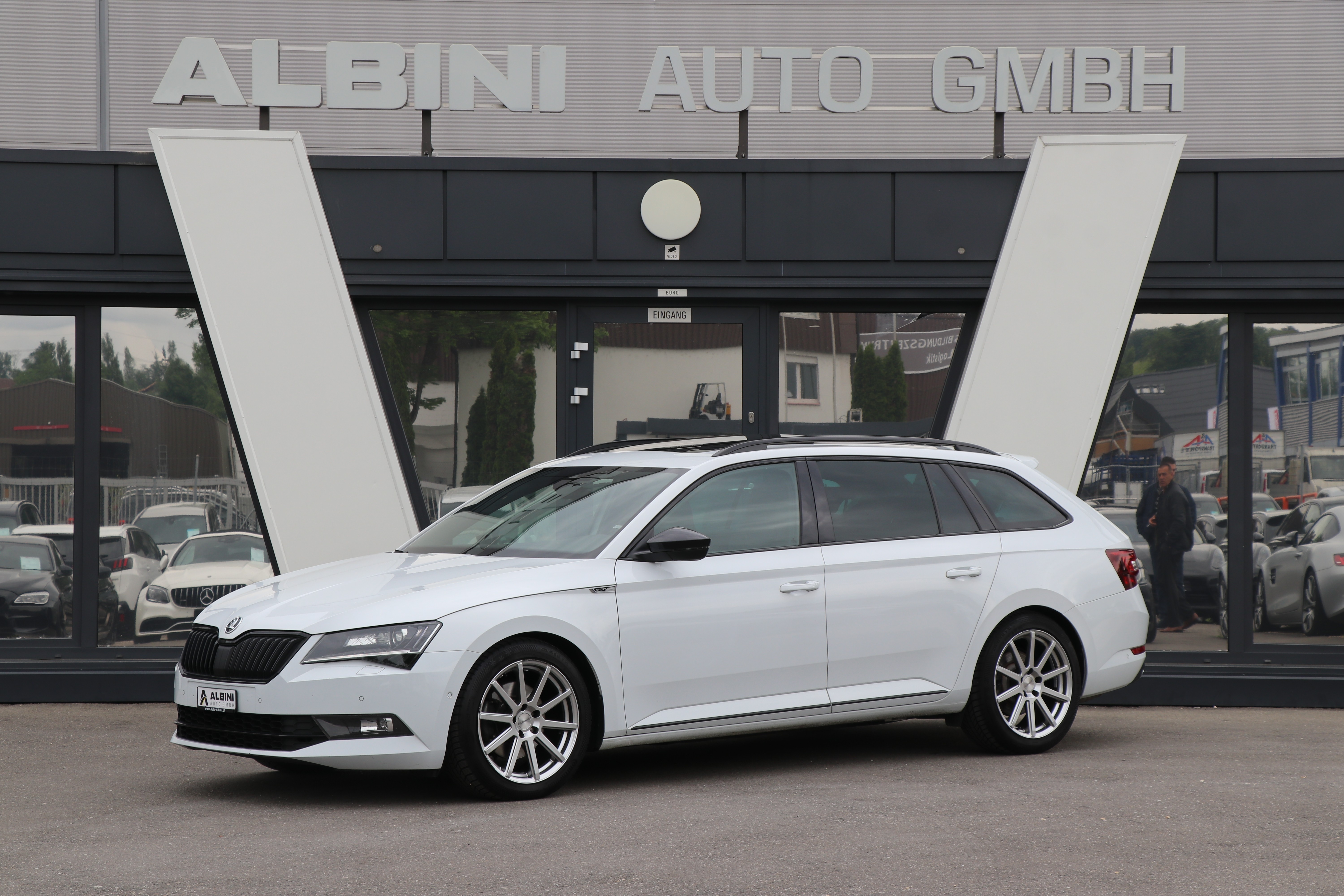 SKODA Superb Combi 2.0 TDi SportLine+ 4x4 DSG