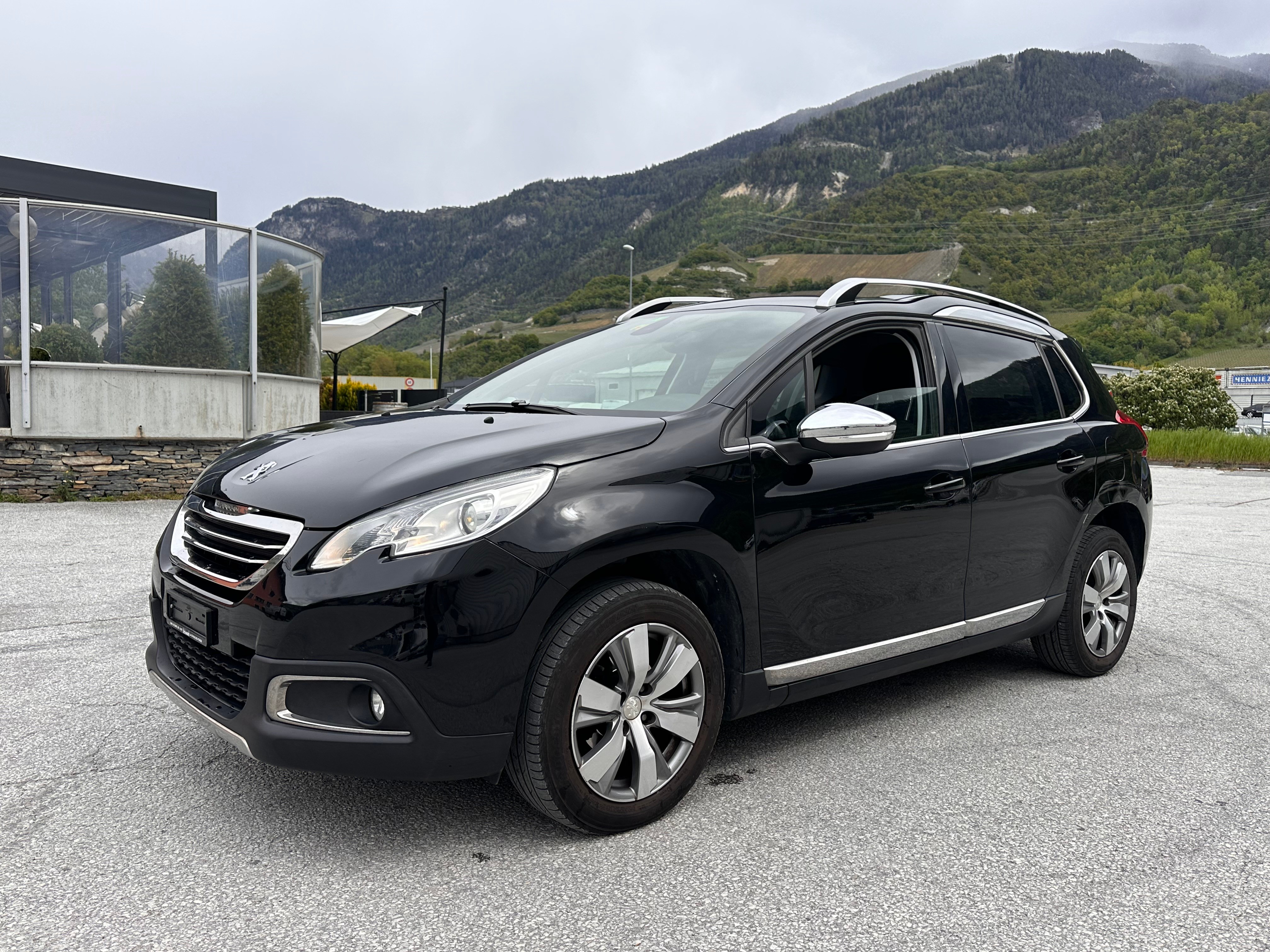 PEUGEOT 2008 1.2 VTI Allure