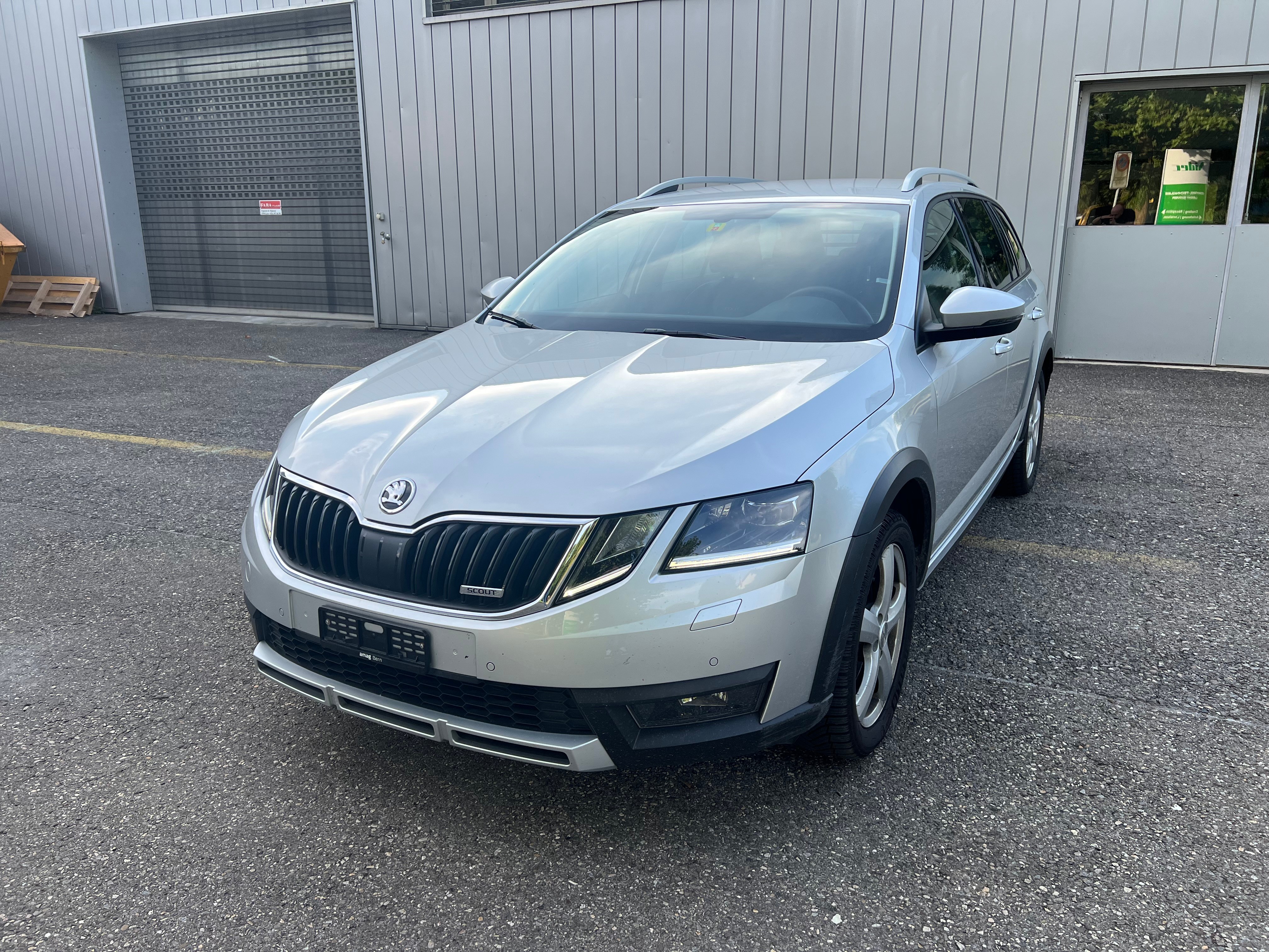 SKODA Octavia Combi 2.0 TDI Scout 4x4 DSG