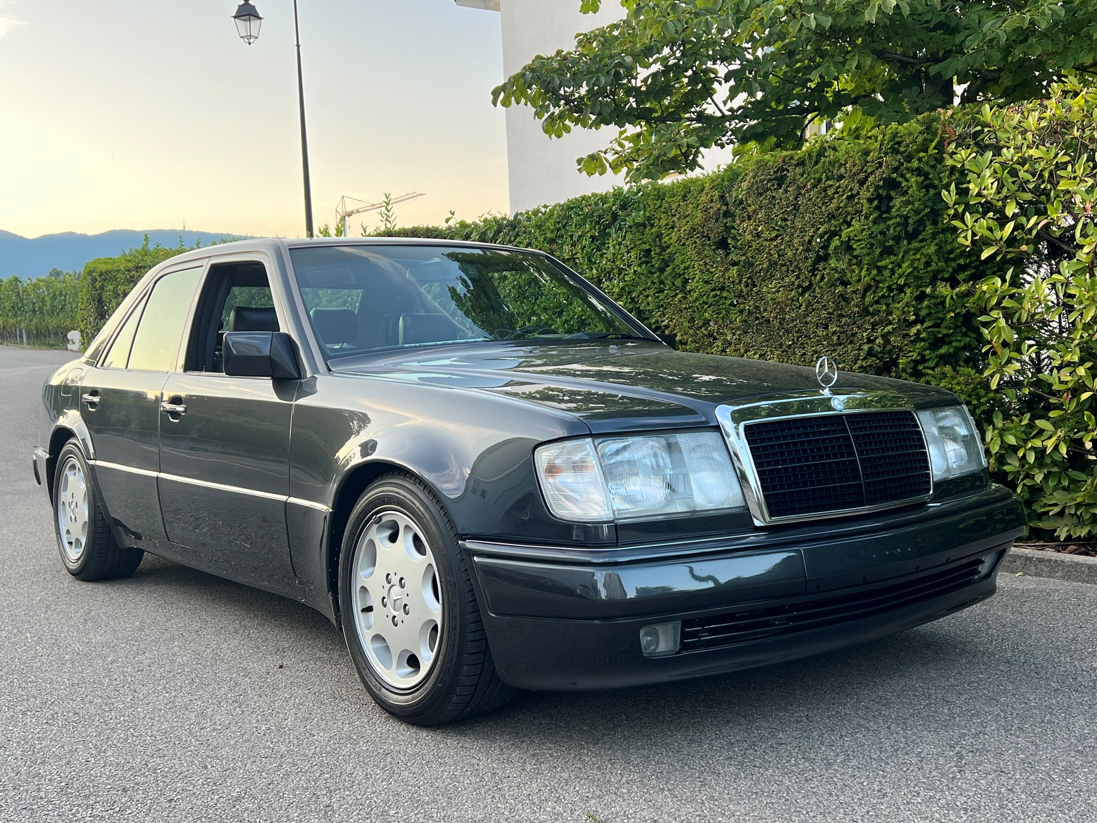 MERCEDES-BENZ E 500