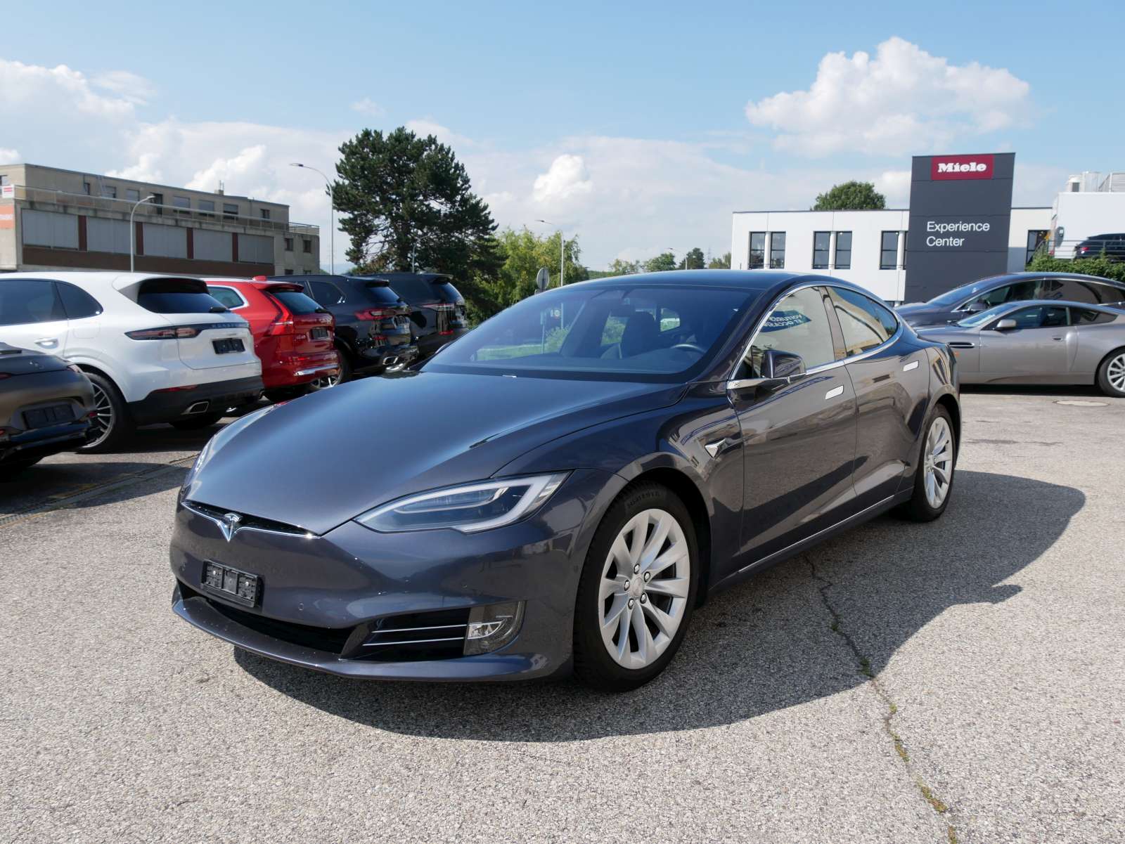 TESLA Model S 75 D