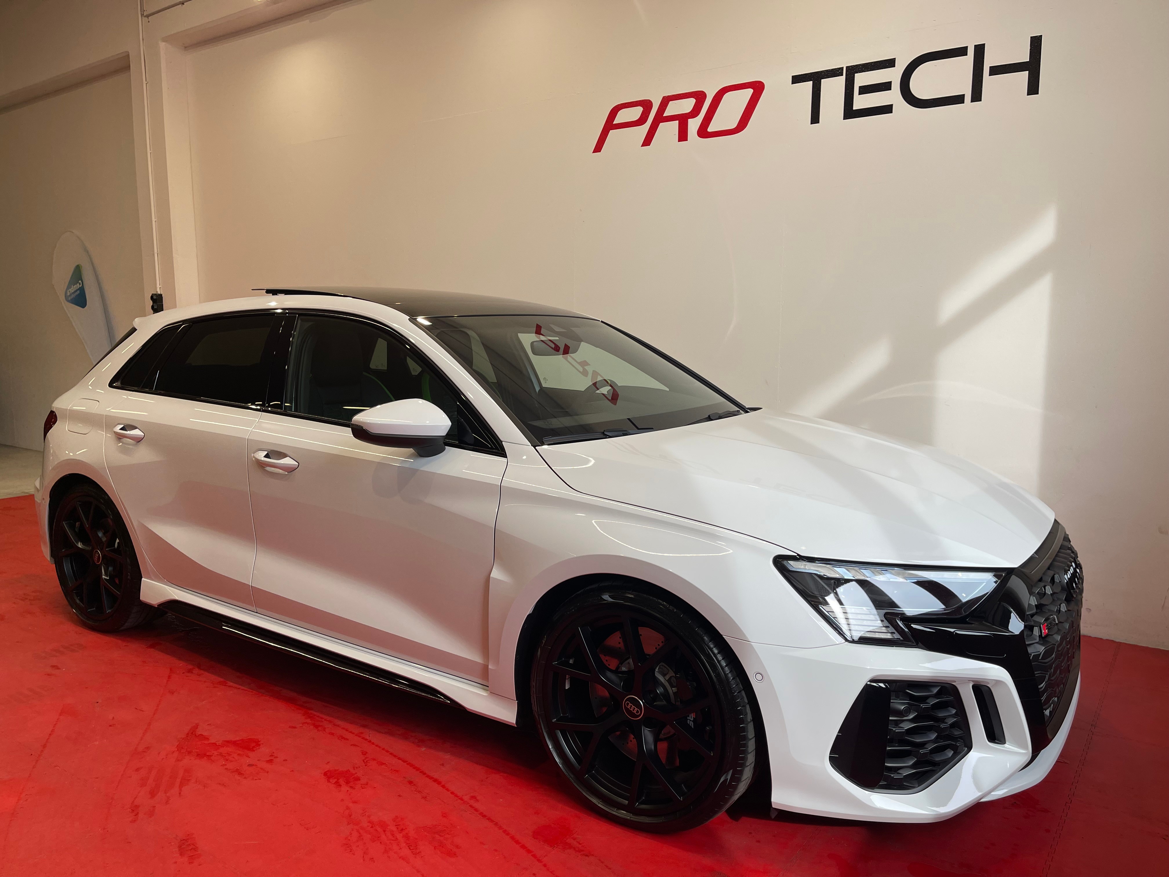 AUDI RS3 Sportback 2.5 TSI quattro *GARANTIE 5 JAHRE-150000KM*