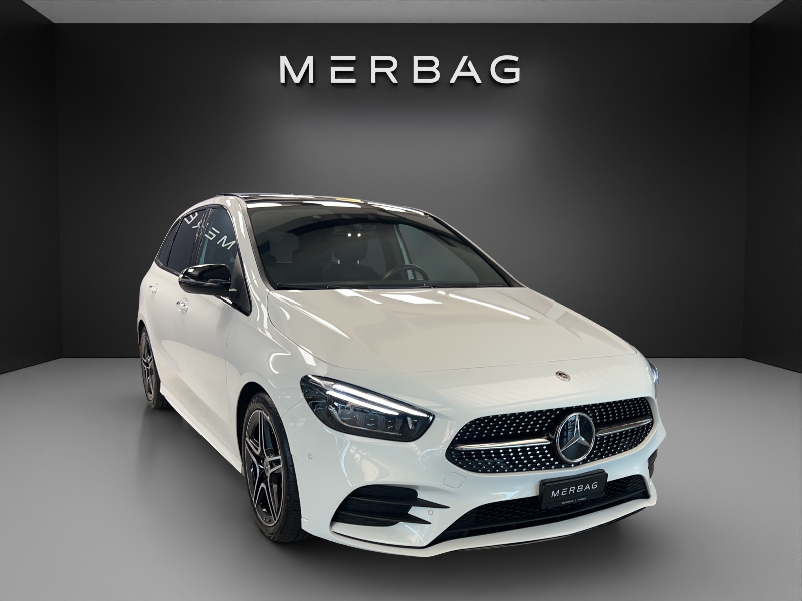 MERCEDES-BENZ B 200 AMG Line