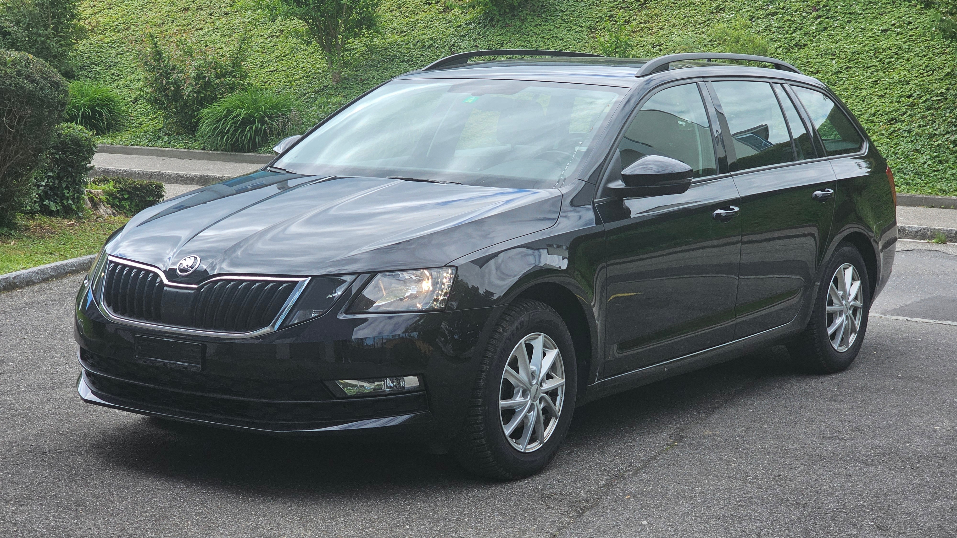 SKODA Octavia Combi 1.6 TDI Ambition DSG