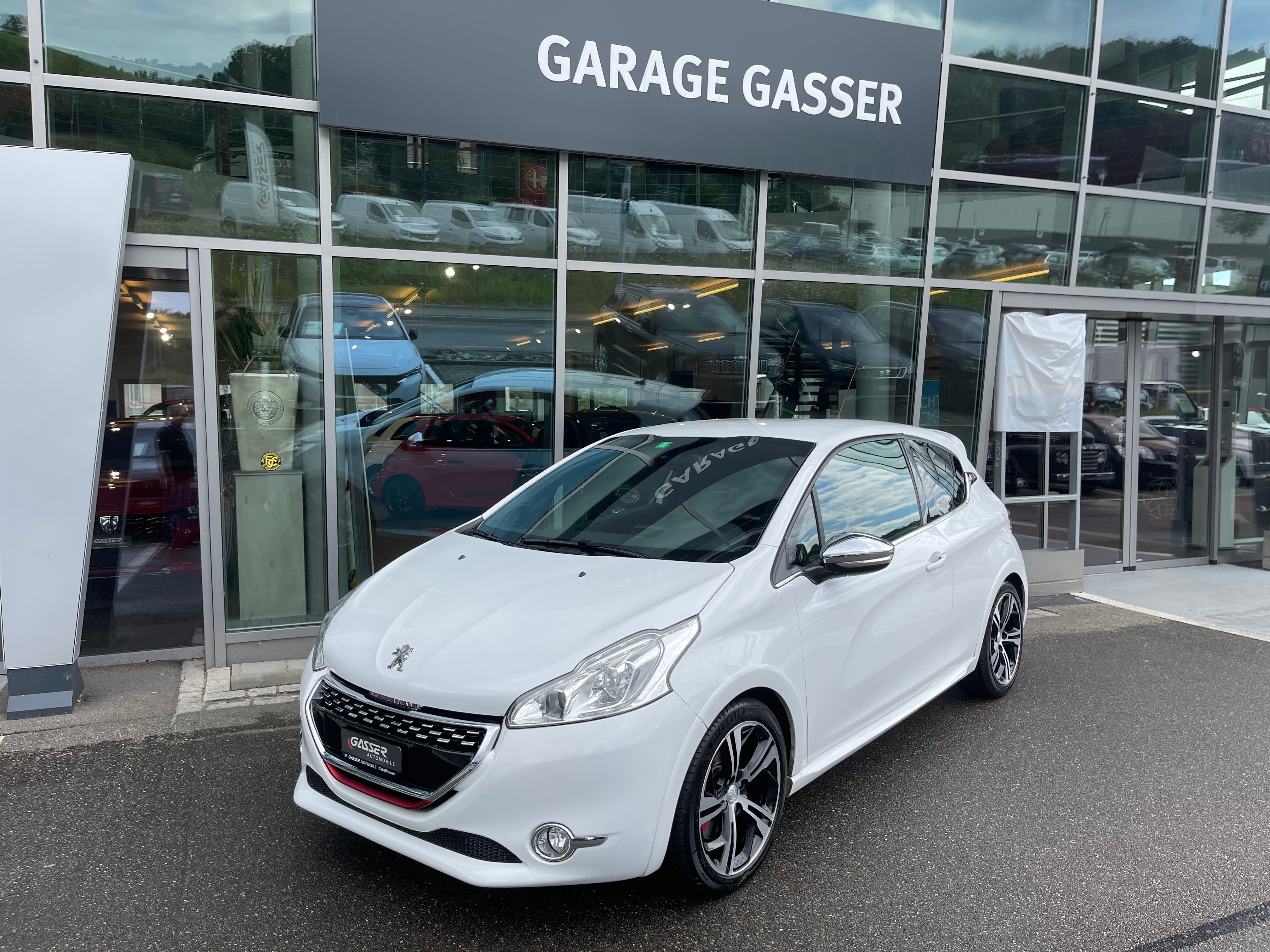 PEUGEOT 208 1.6 Turbo GTi