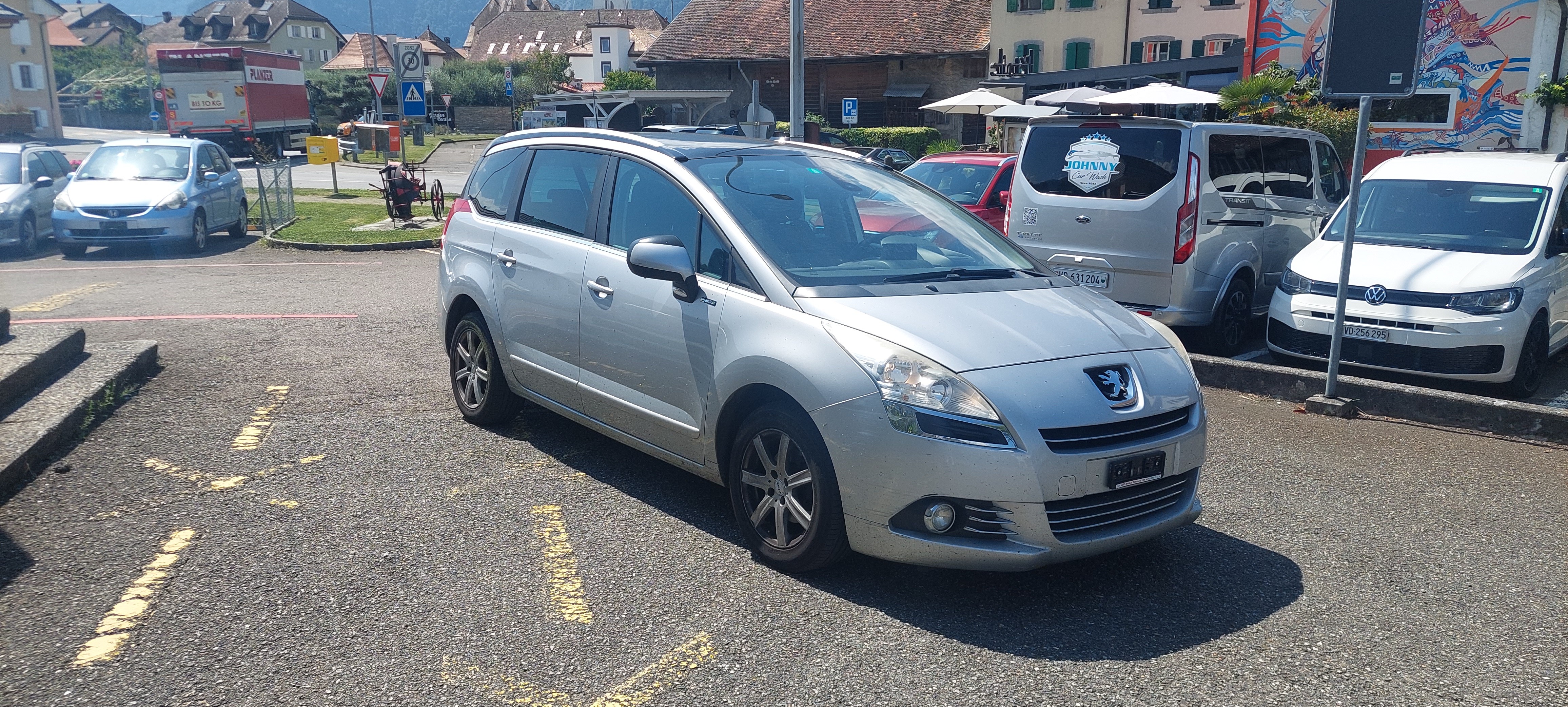 PEUGEOT 5008 1.6 HDI Family