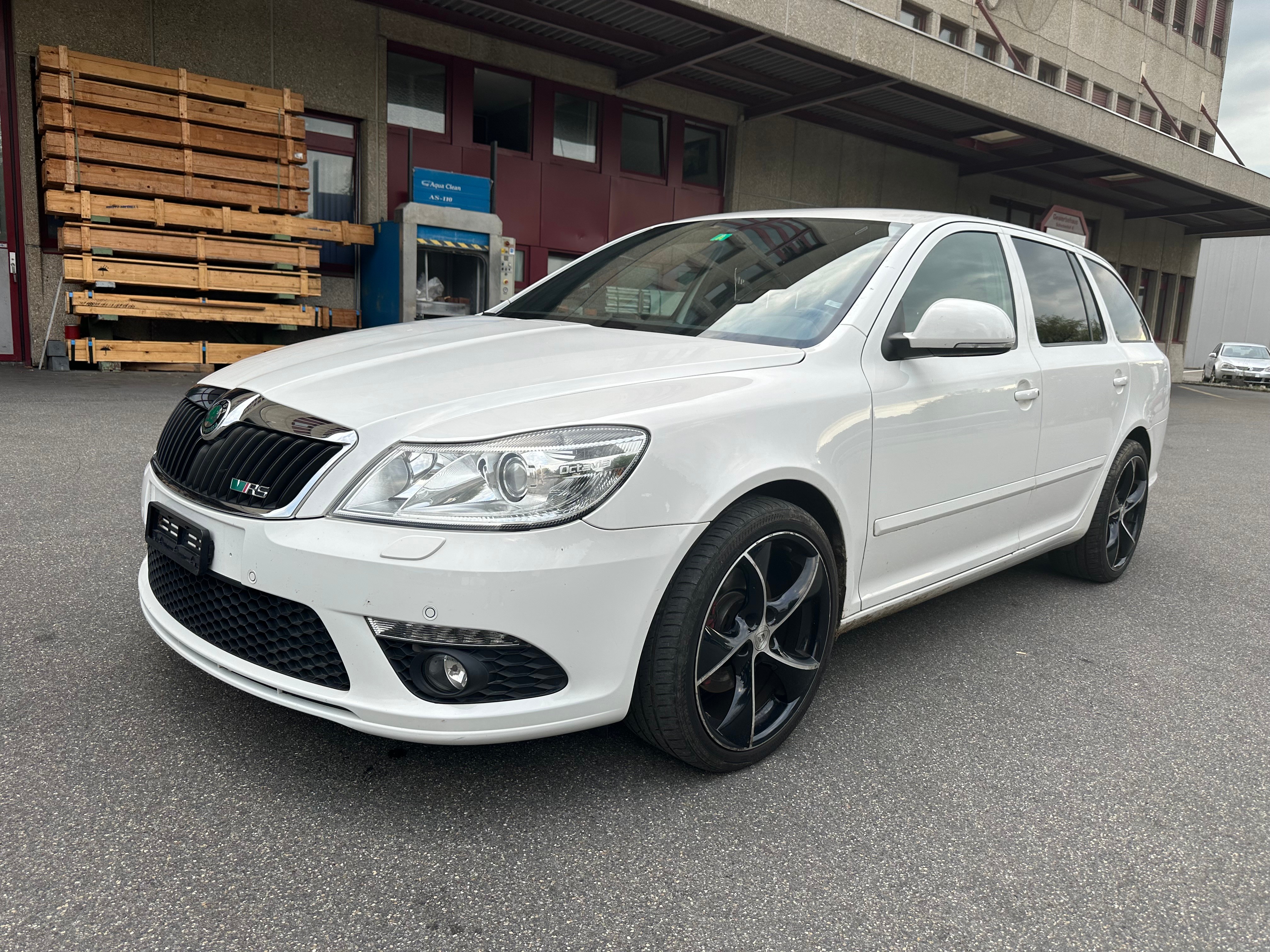 SKODA Octavia Combi 2.0 TSI RS