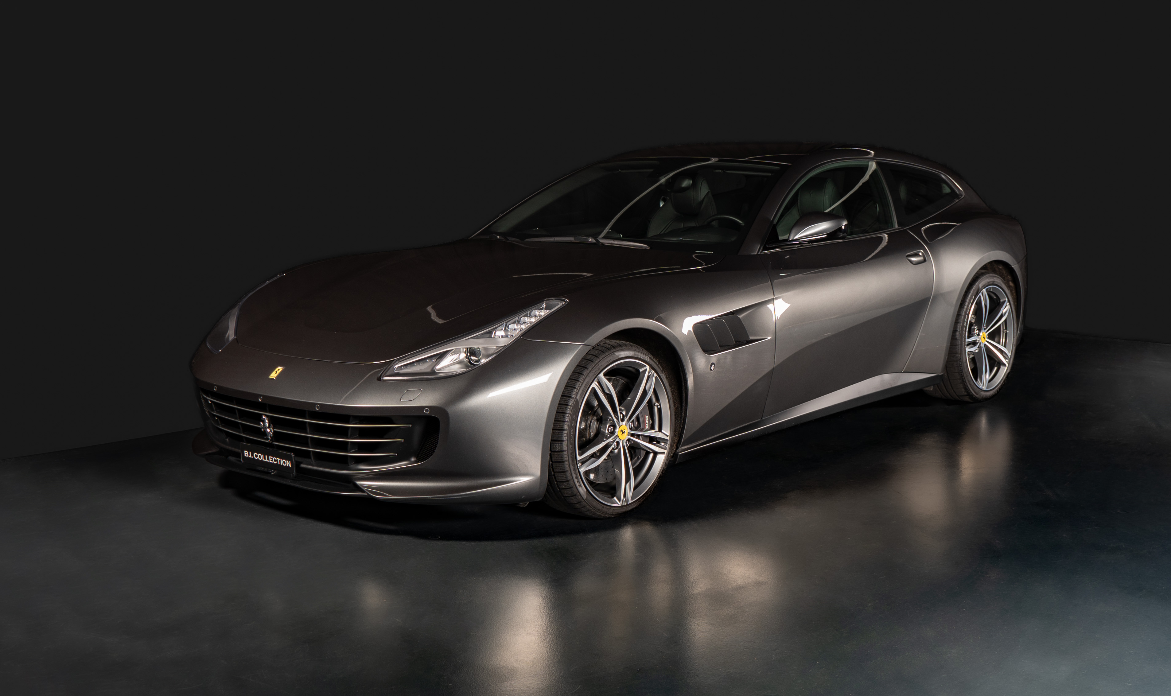 FERRARI GTC4 Lusso V12