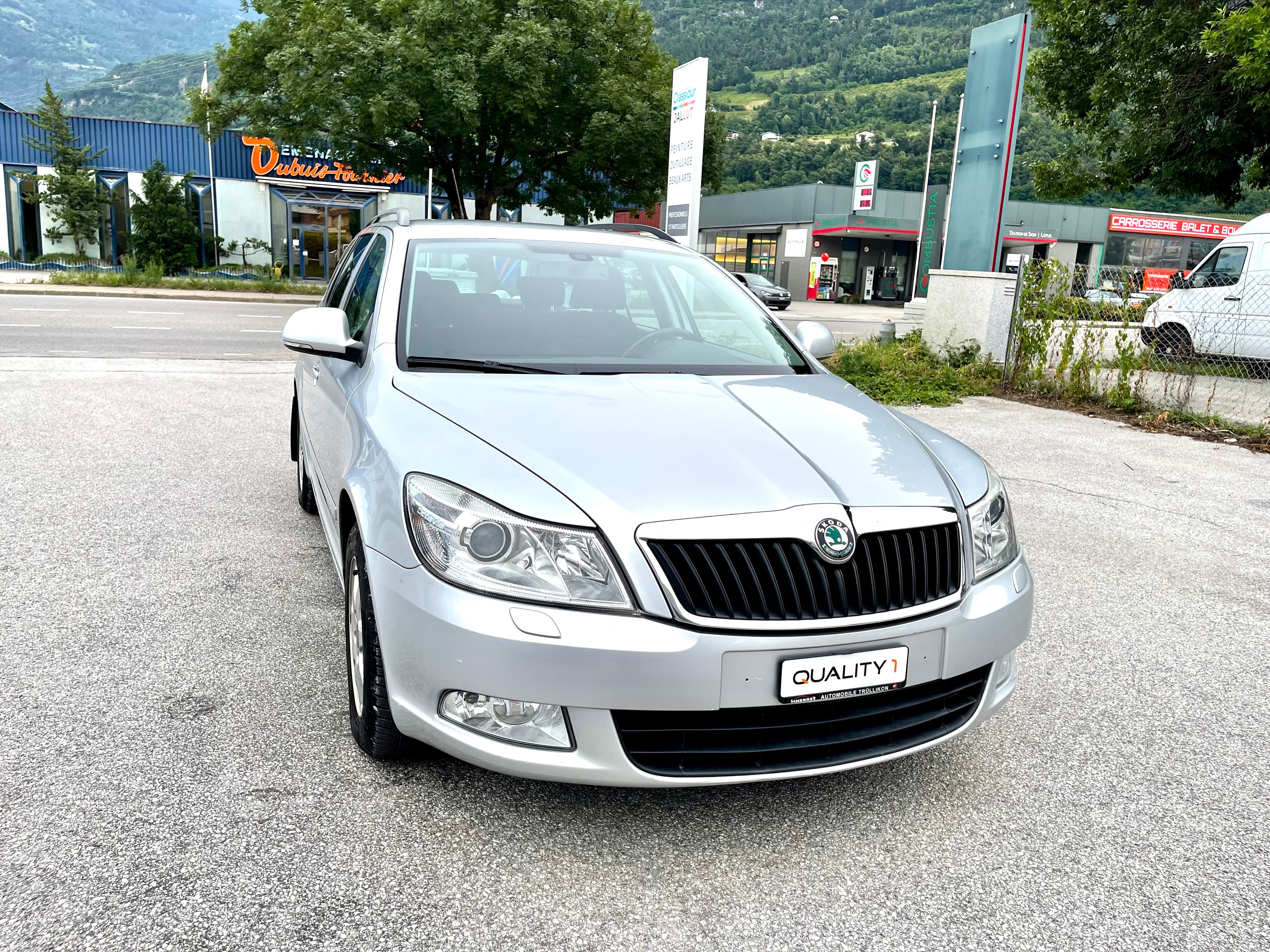 SKODA Octavia Combi 2.0 TDI Elegance DSG