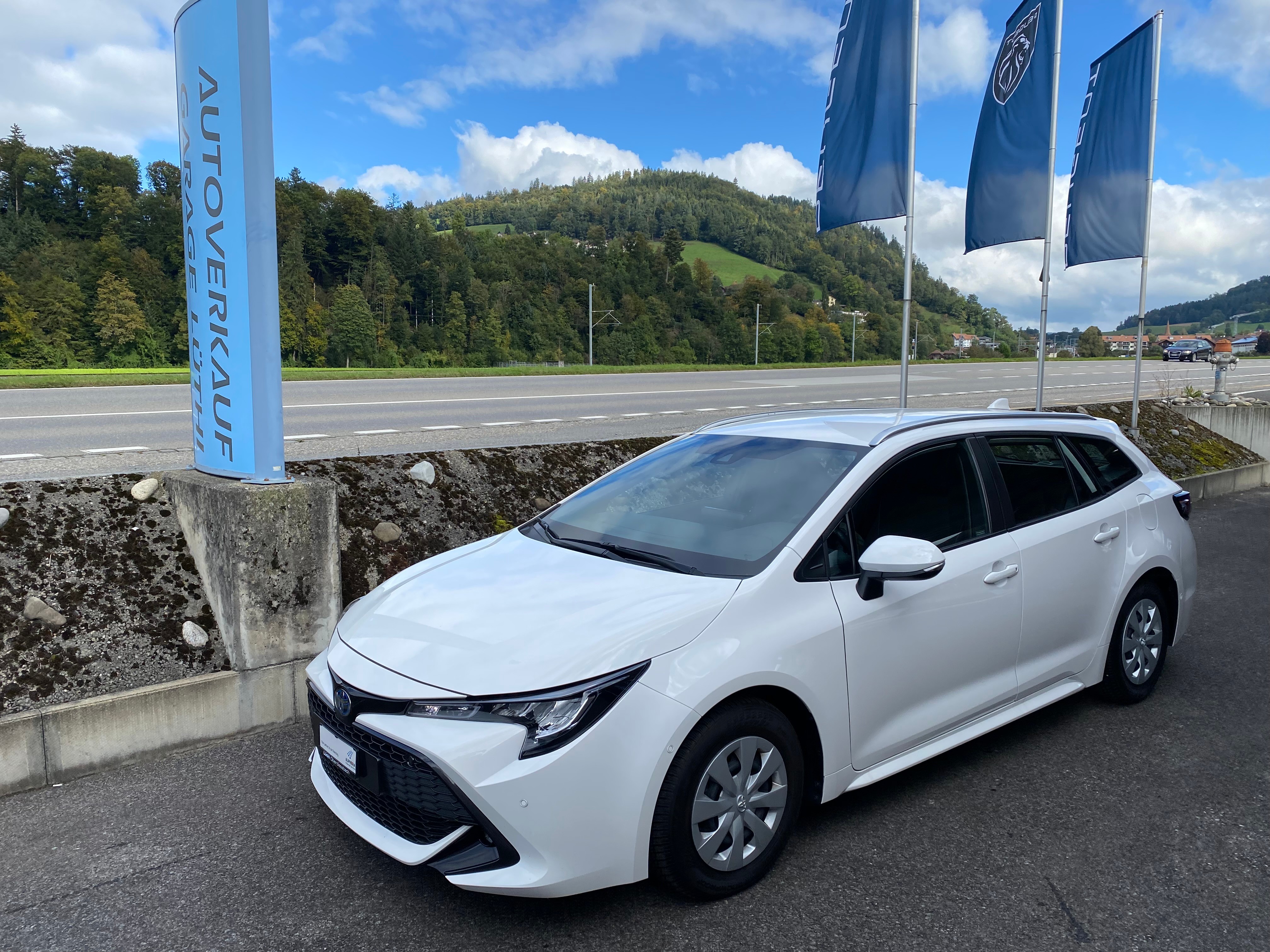 TOYOTA Corolla Touring Sports 1.8 HSD Comfort e-CVT