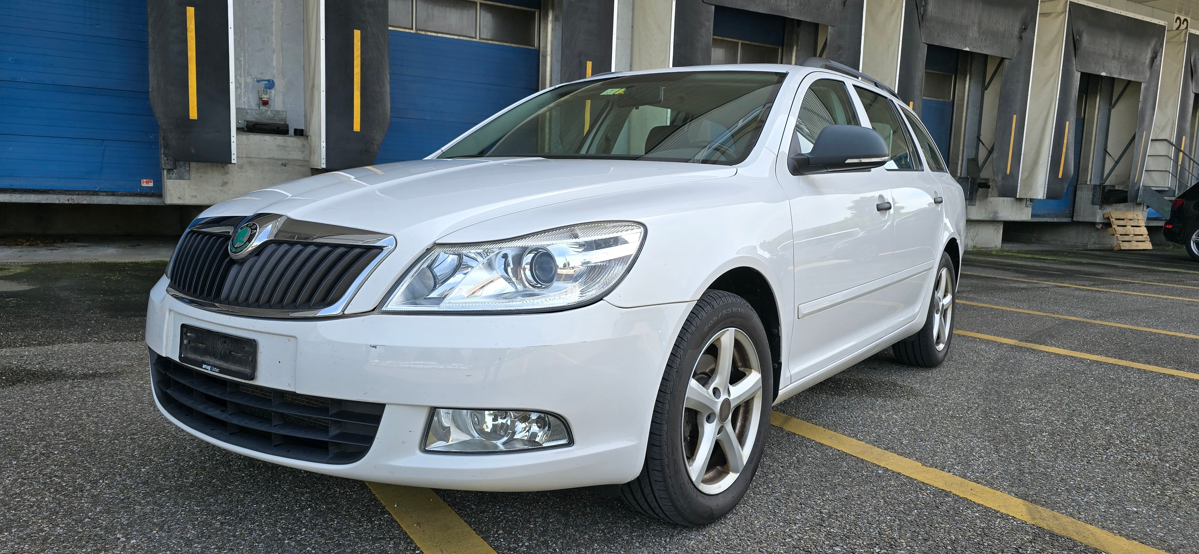 SKODA Octavia Combi 1.6 TDI Active