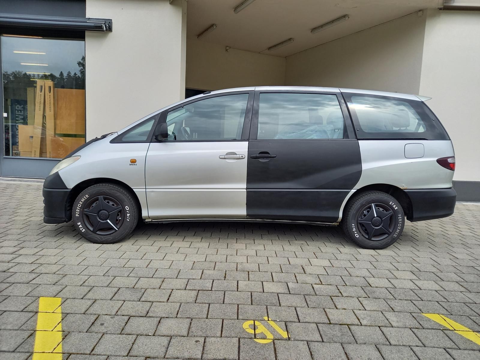 TOYOTA Previa 2.4 Linea Terra