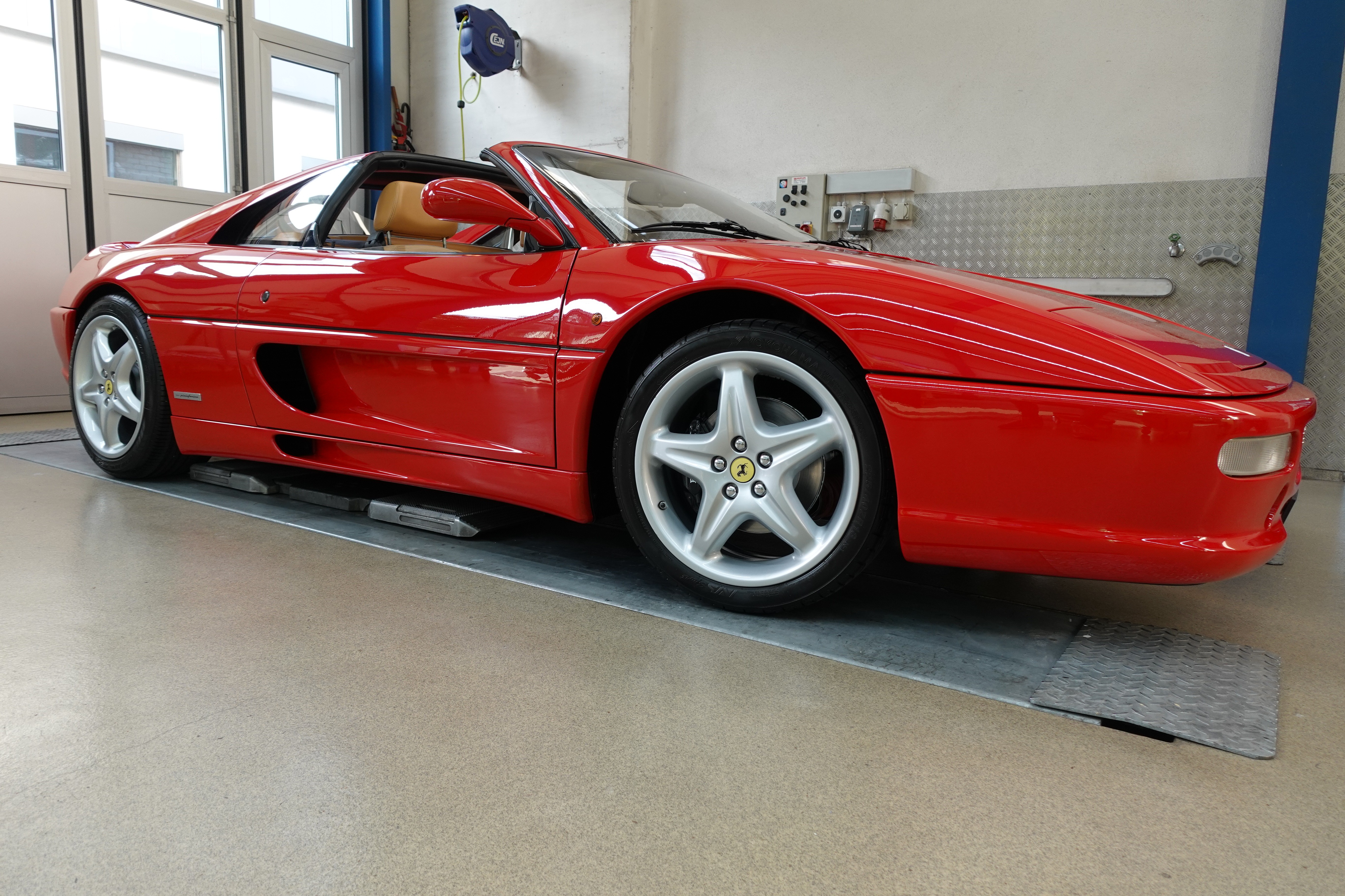 FERRARI F355 GTS