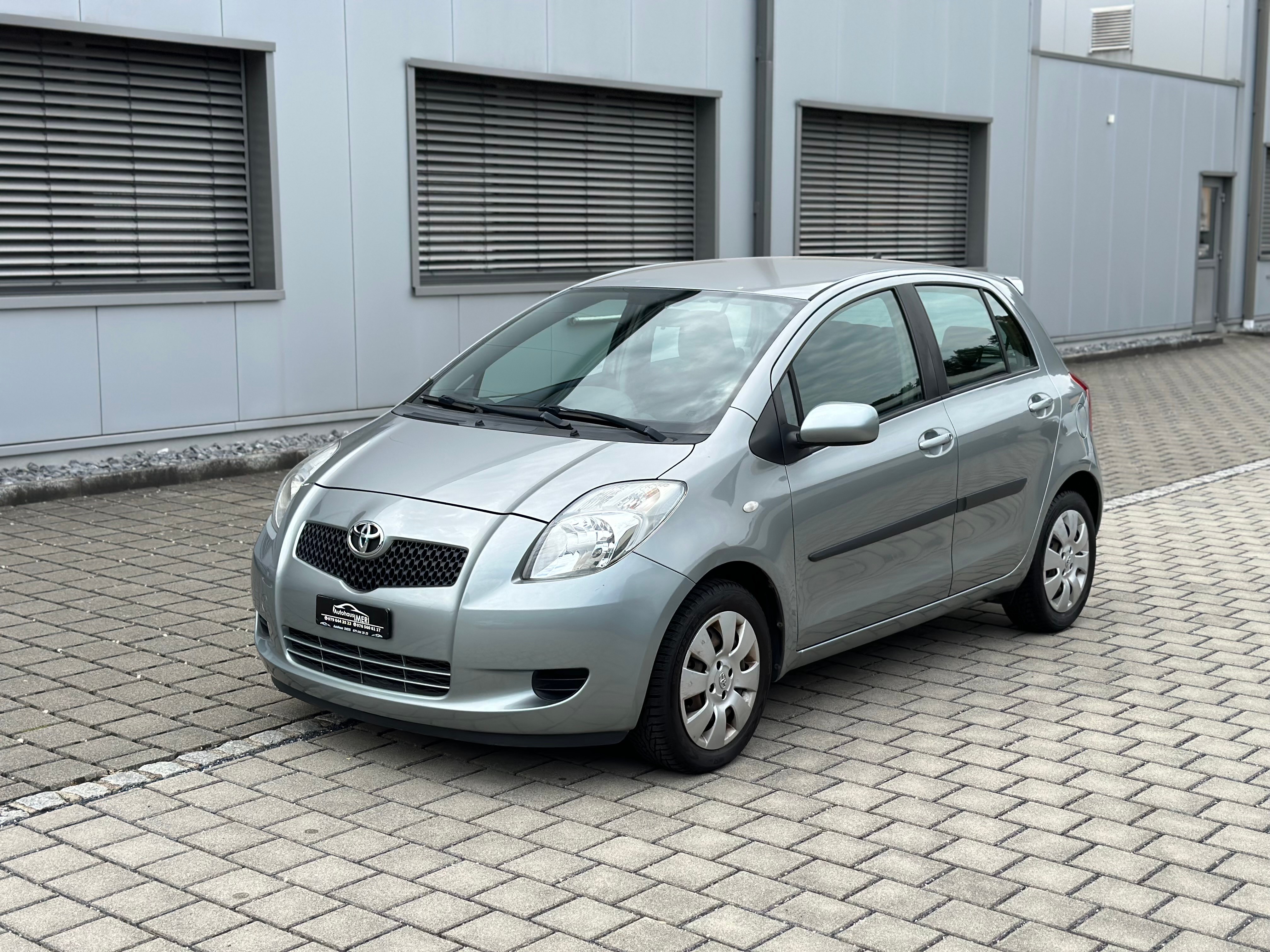 TOYOTA Yaris 1.3 Linea Luna