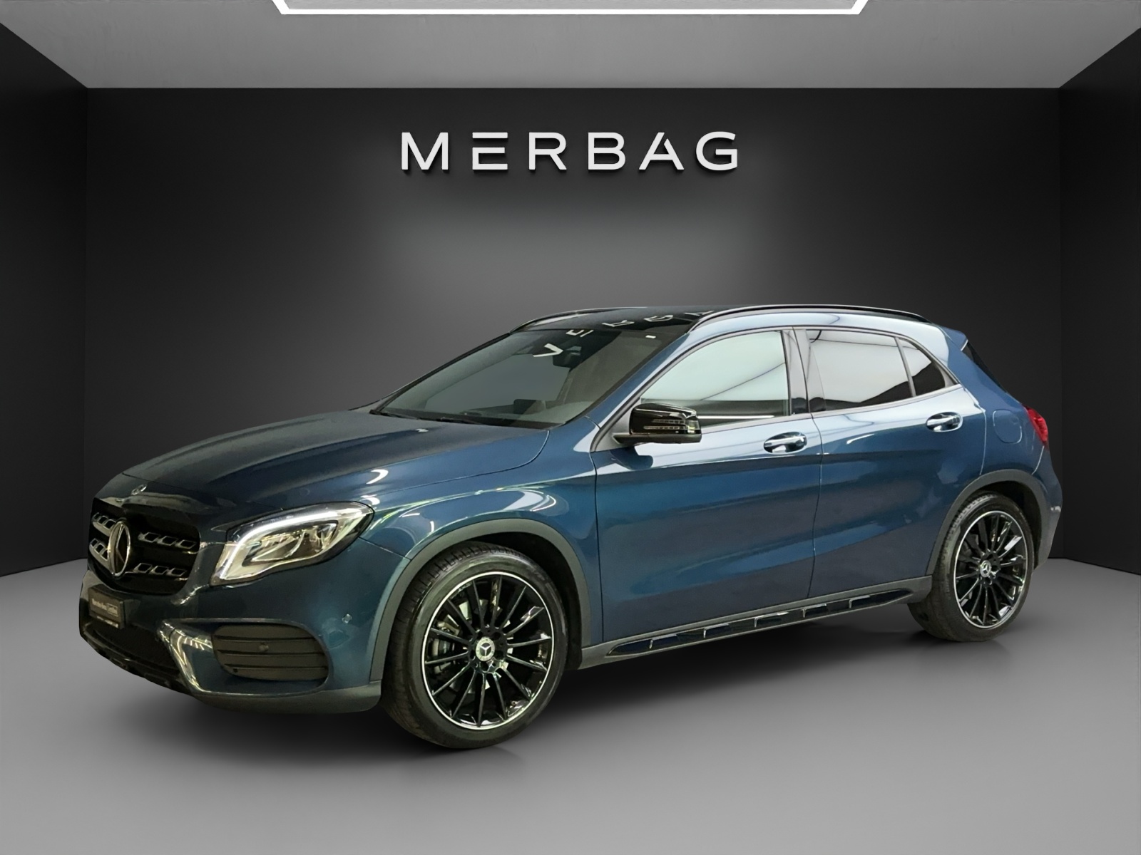 MERCEDES-BENZ GLA 250 AMG Line 4Matic