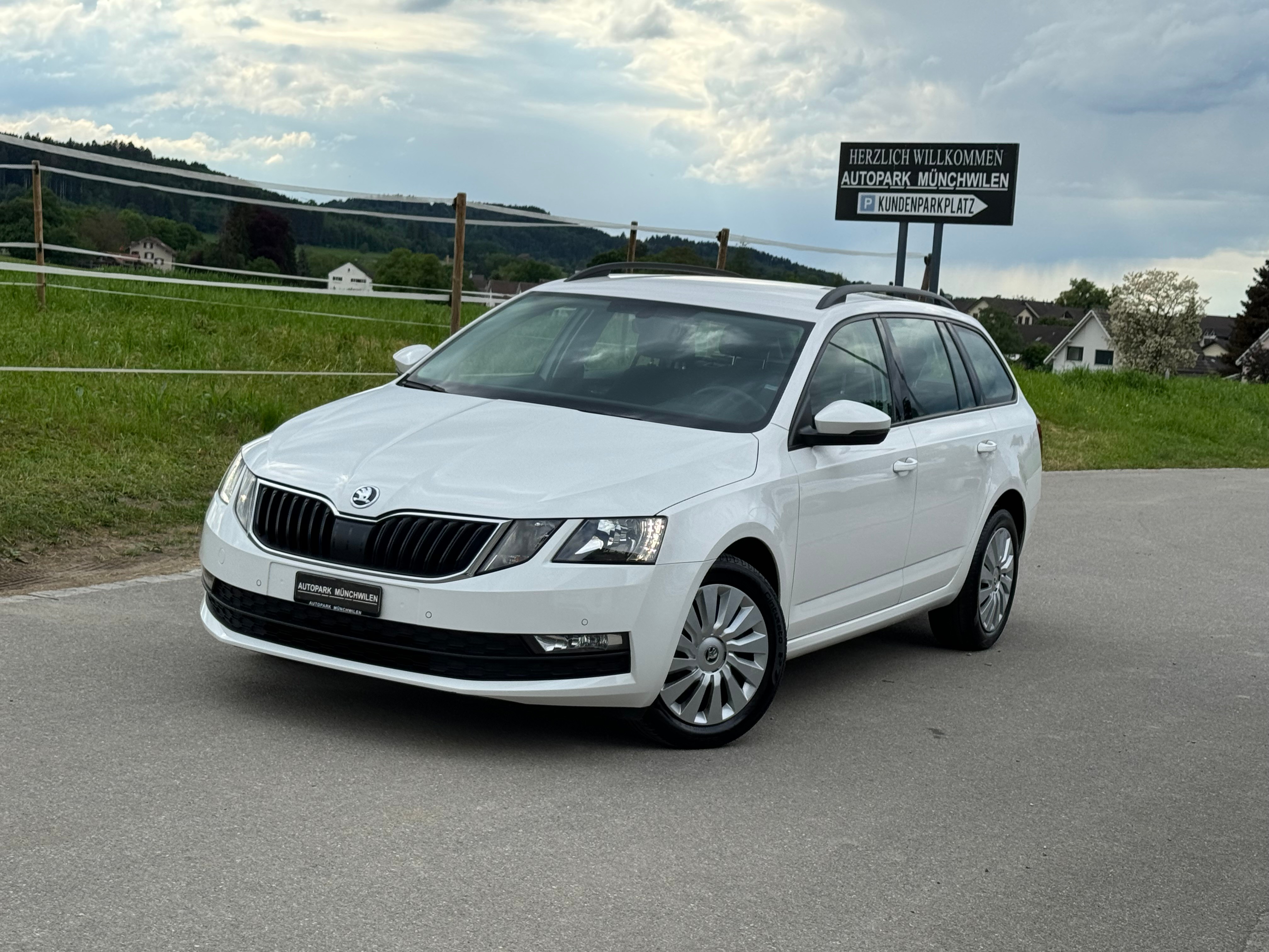 SKODA Octavia Combi 1.6 TDI Ambition DSG