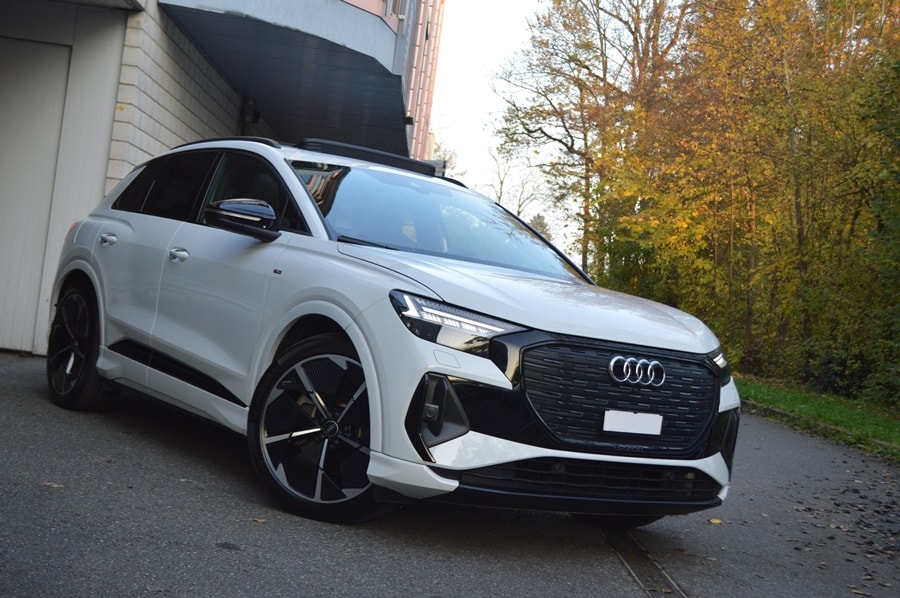 AUDI Q4 e-tron 50 quattro S line Anhängerkupplung