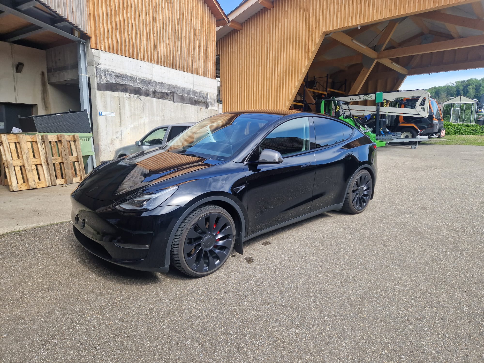 TESLA Model Y Performance