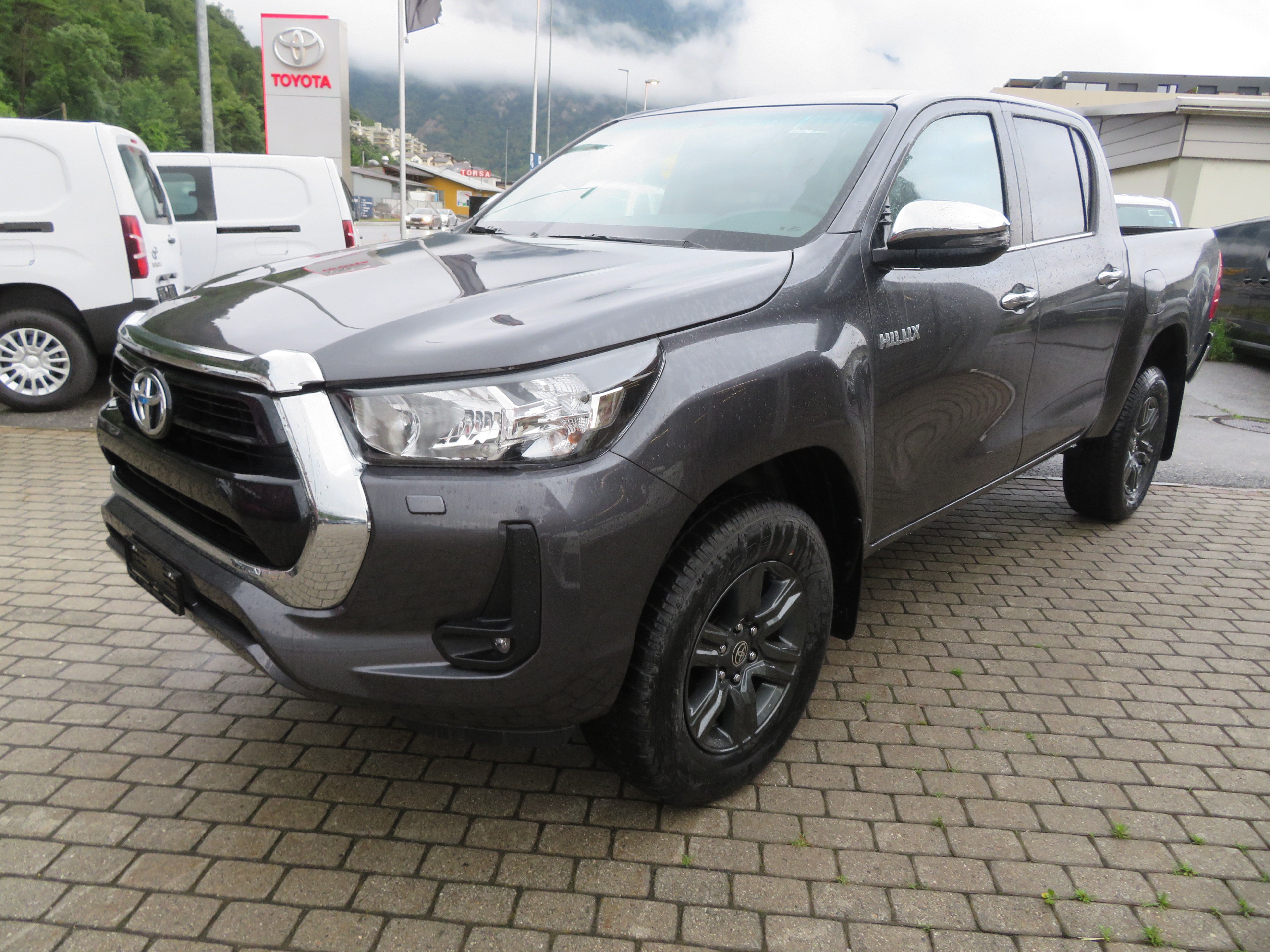 TOYOTA Hilux 2.4D-4D Style Double Cab 4x4 A