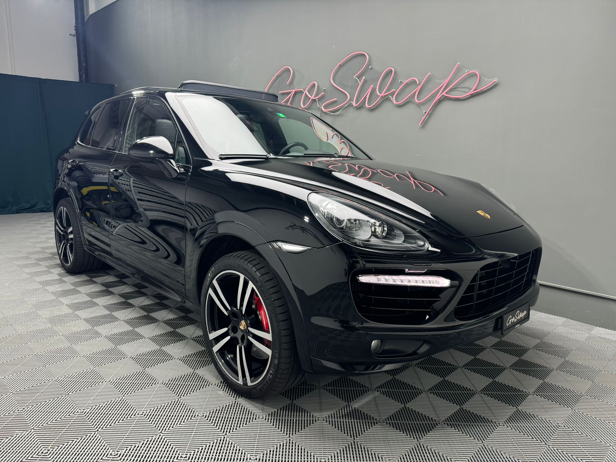 PORSCHE Cayenne Turbo S