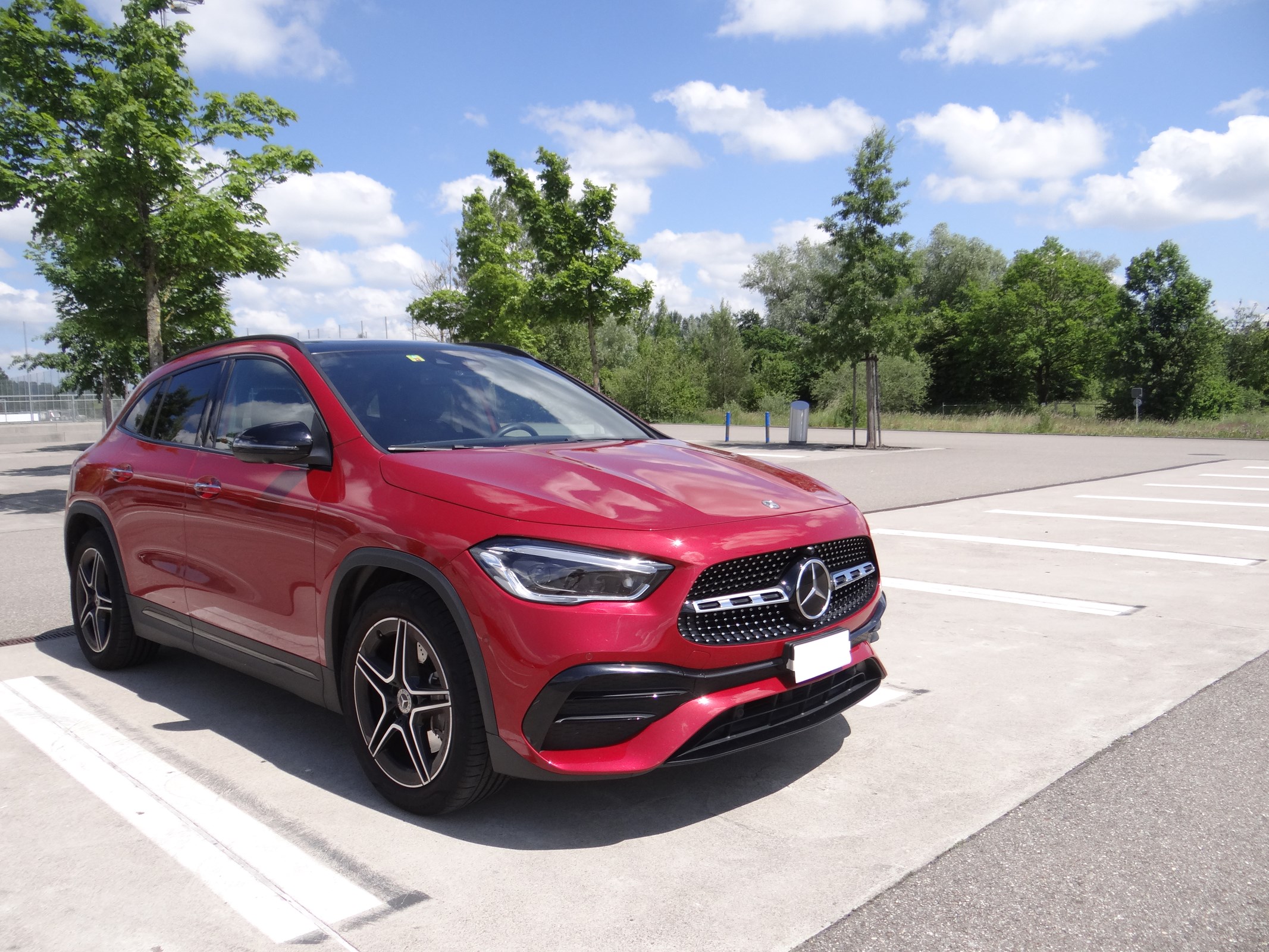 MERCEDES-BENZ GLA 250 AMG Line 8G-DCT