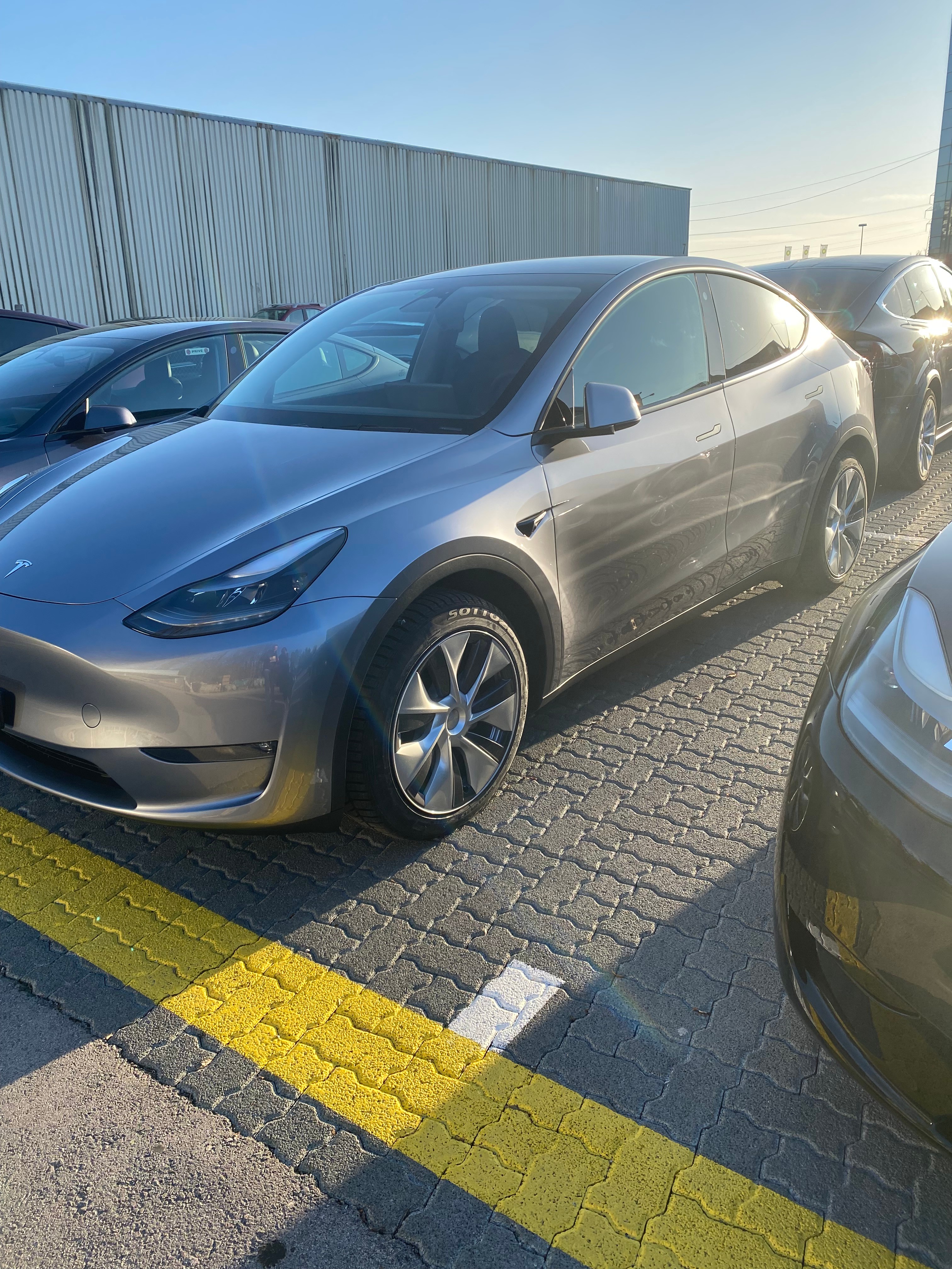 TESLA Model Y Long Range