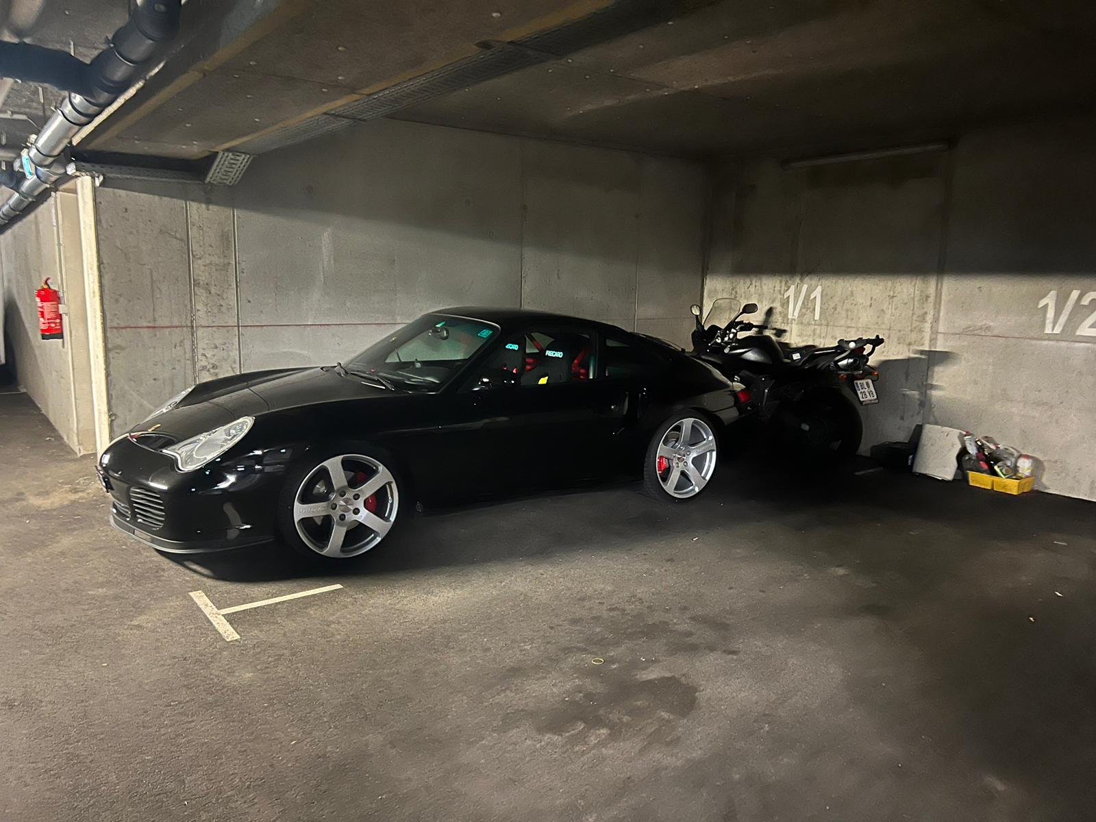 PORSCHE 911 Turbo