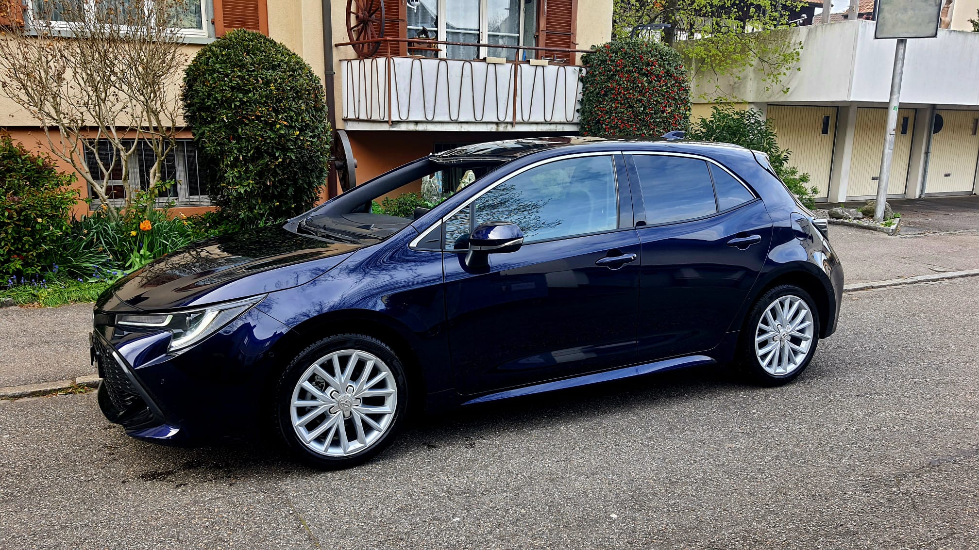 TOYOTA Corolla 1.8 HSD Comfort e-CVT