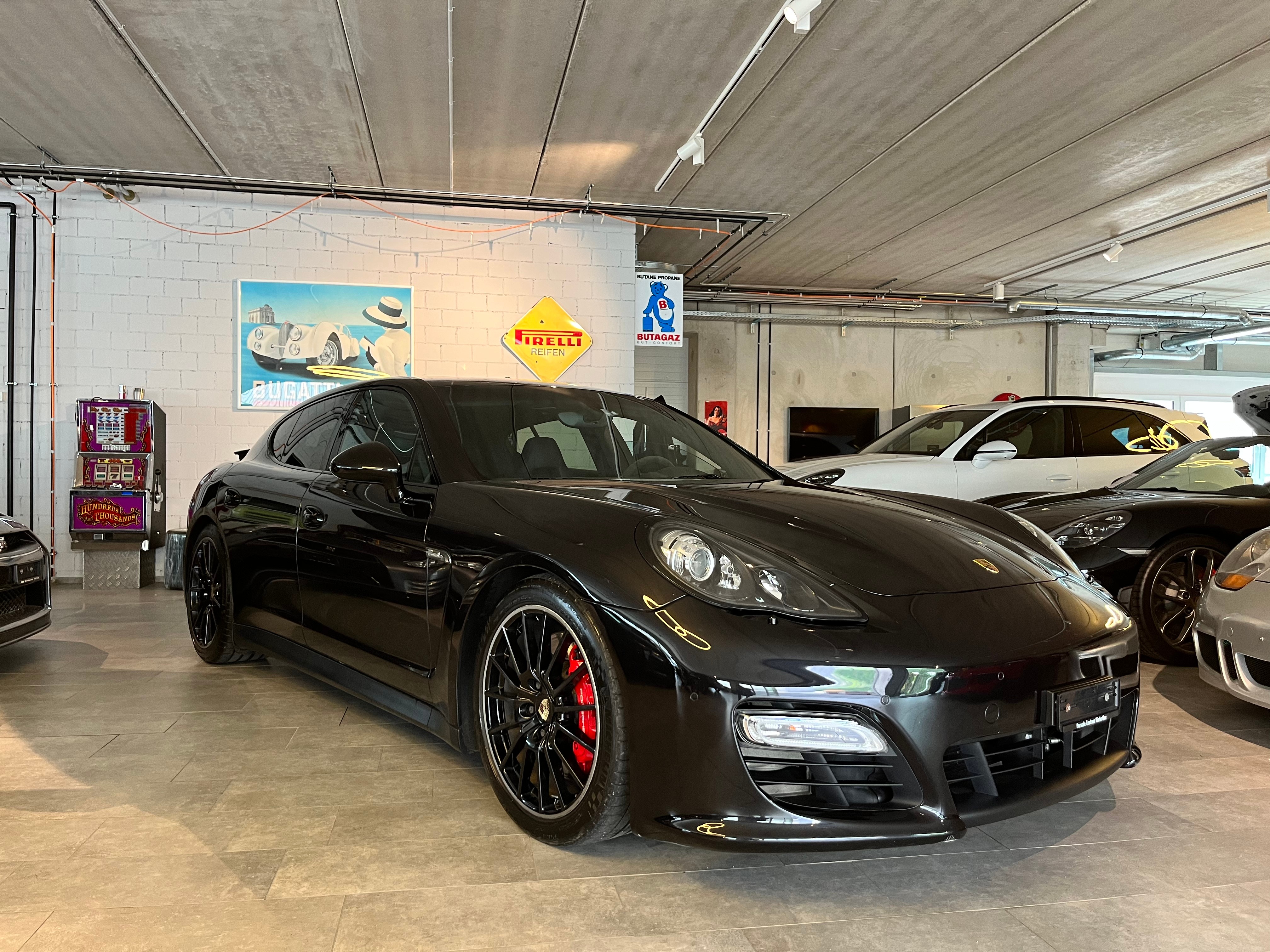 PORSCHE Panamera GTS 4.8 PDK