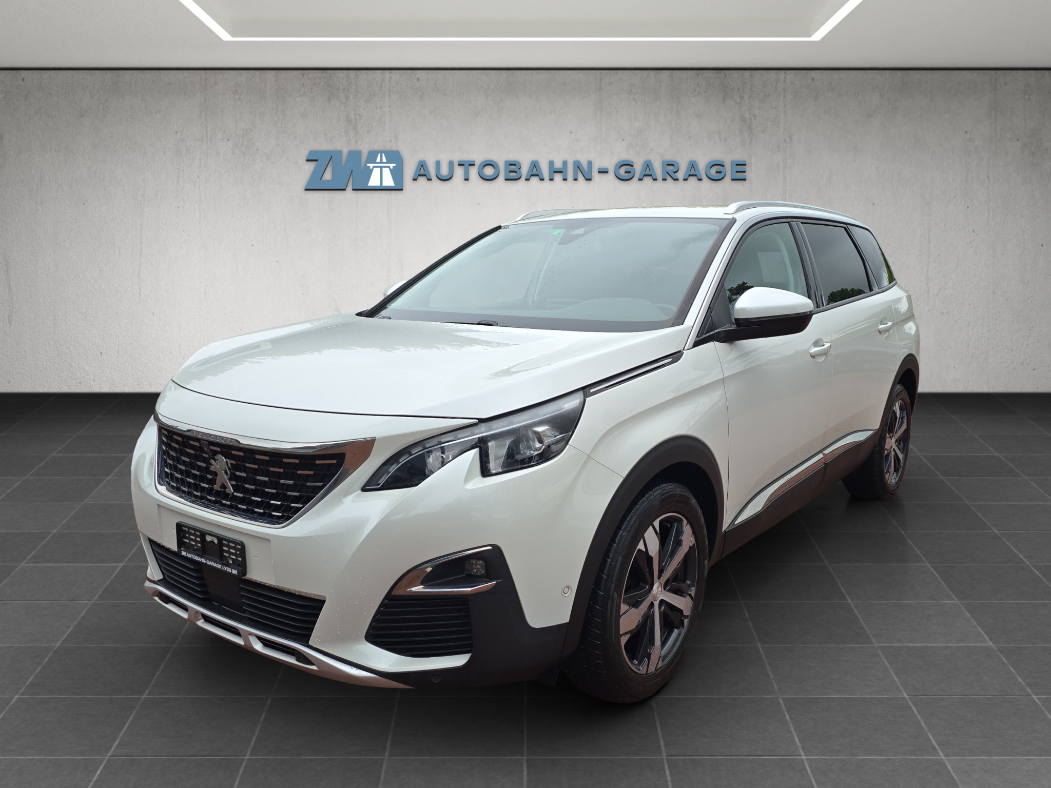 PEUGEOT 5008 1.2 Pure Tech Allure