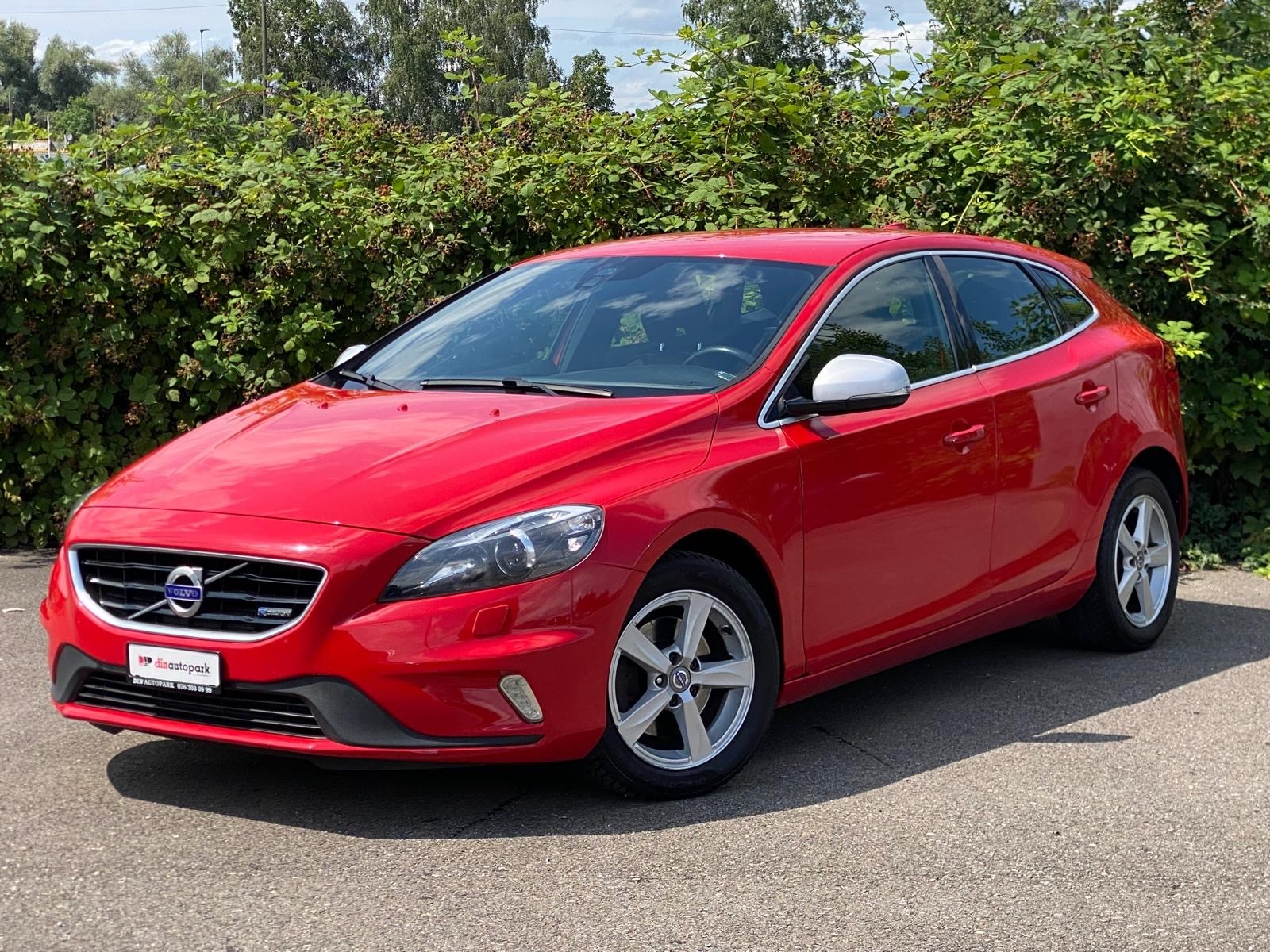 VOLVO V40 T2 Kinetic R-Design *Ab MFK*