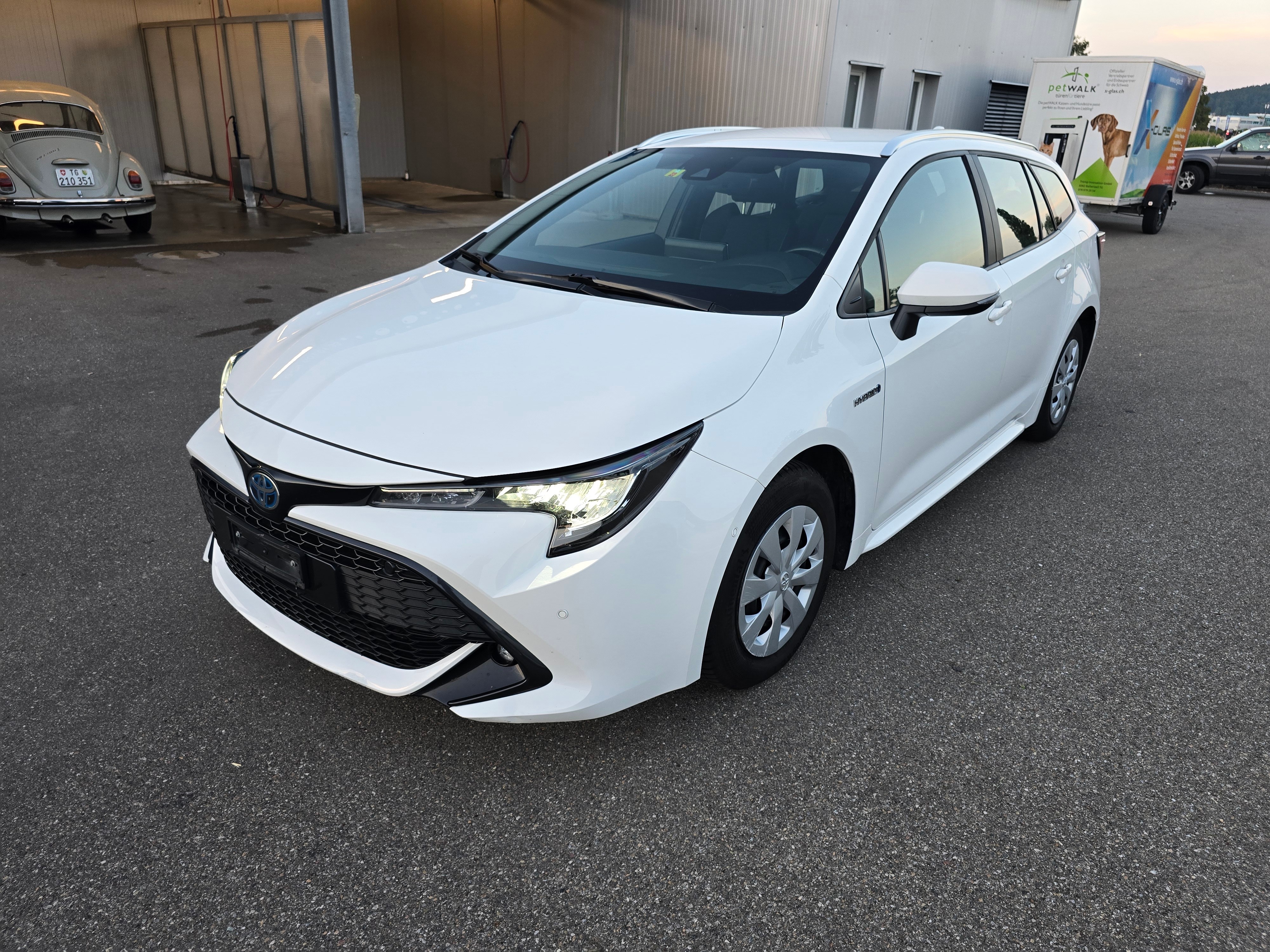 TOYOTA Corolla Touring Sports 1.8 HSD Comfort e-CVT