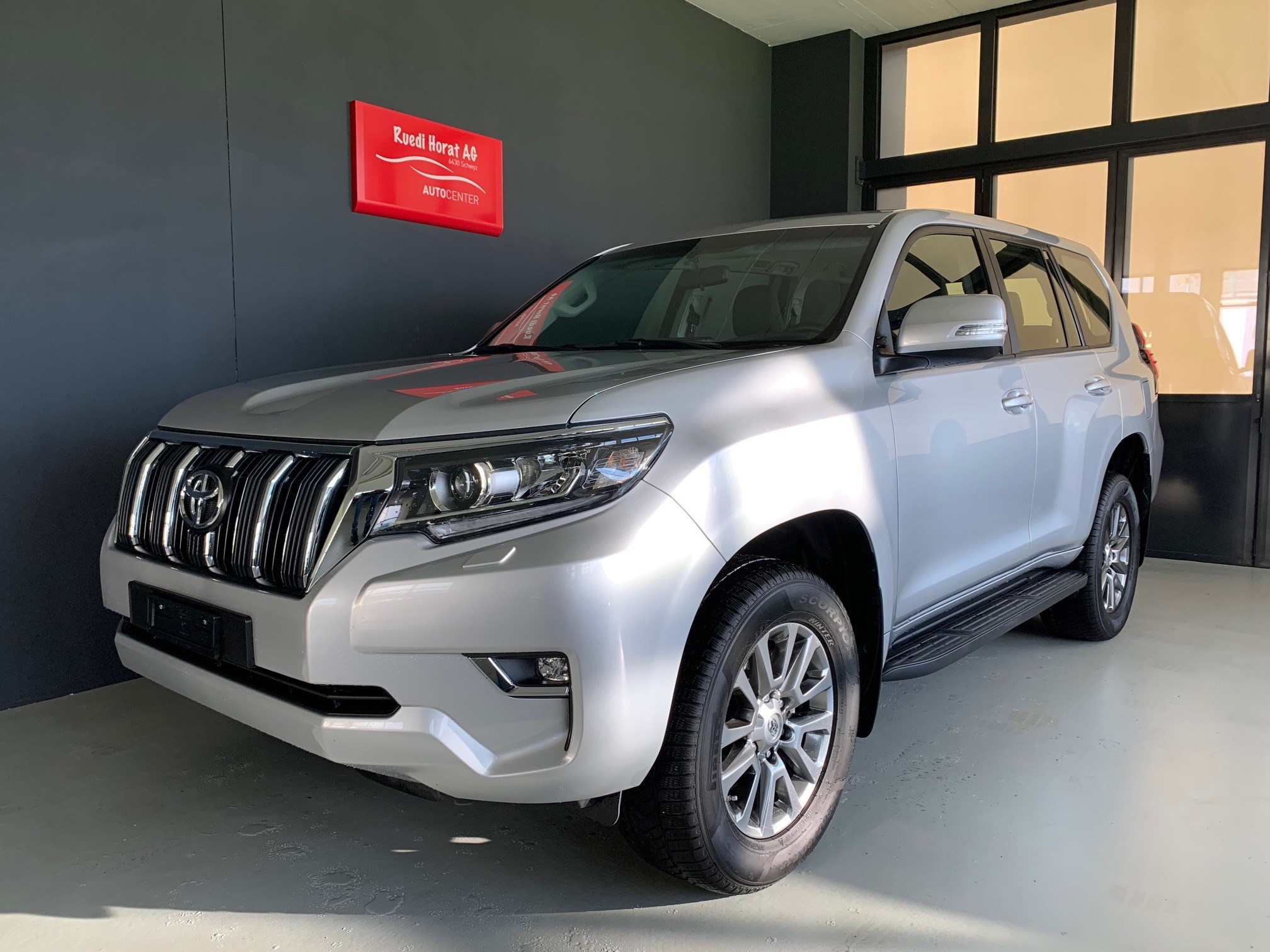 TOYOTA Land Cruiser 2.8 D 204 Comfort