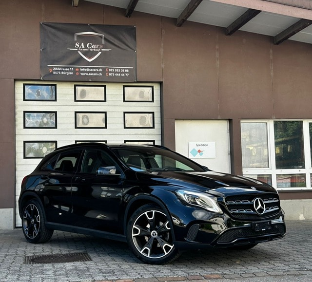 MERCEDES-BENZ GLA 200 Night Star